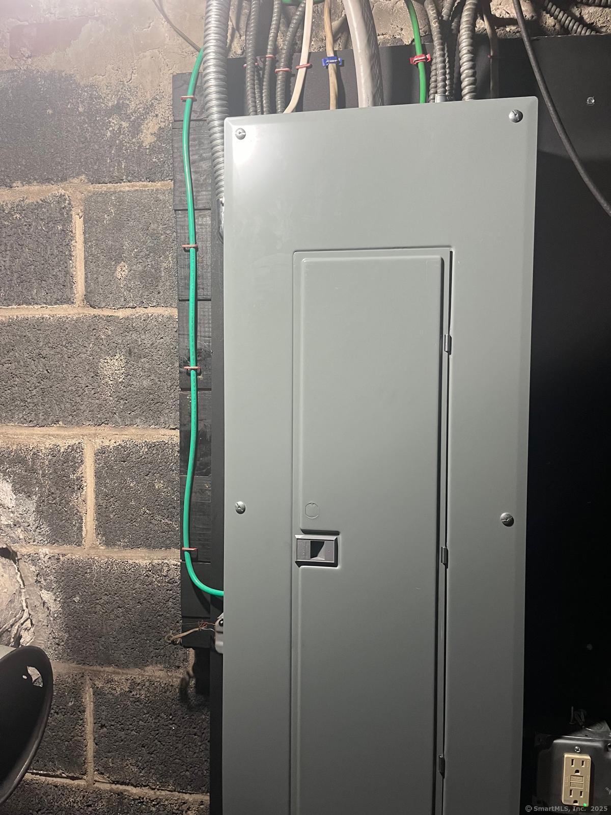 52 Glenbrook, Waterbury, Connecticut 06705