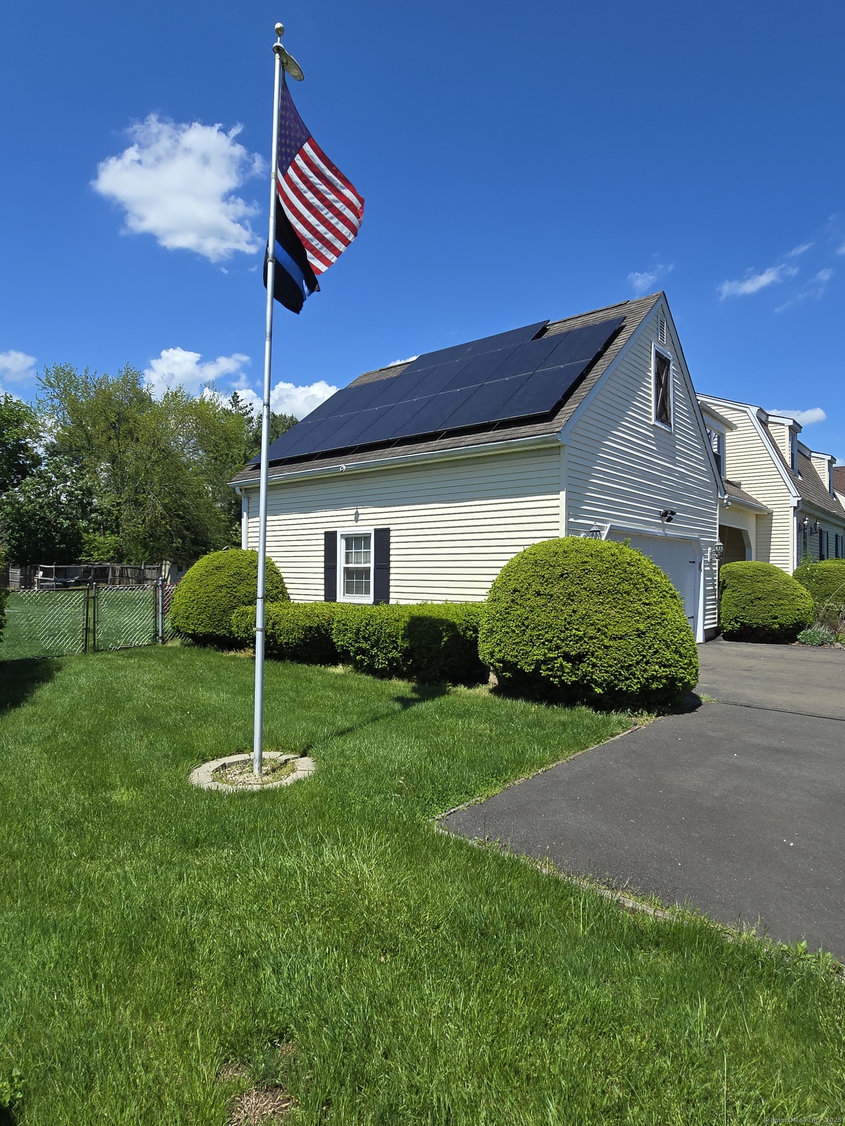 154 Rock, North Haven, Connecticut 06473