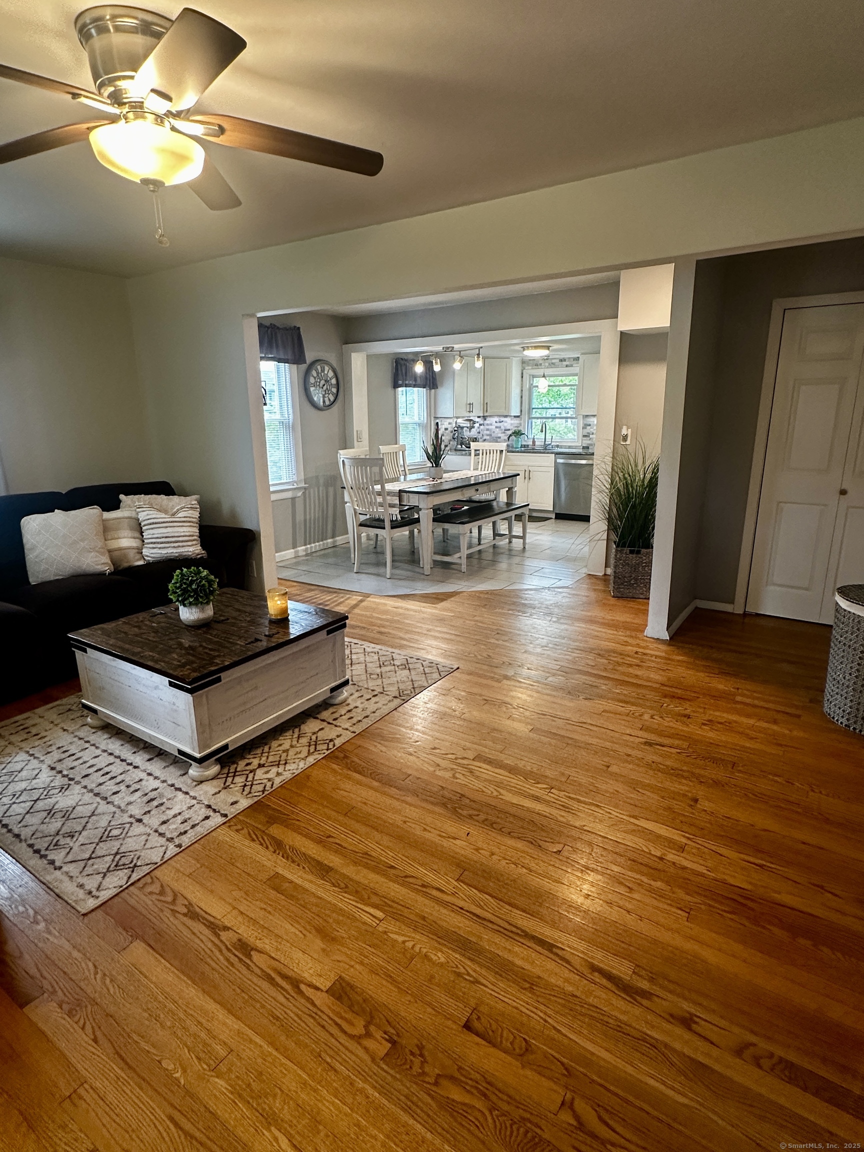 140 Clintonville, North Haven, Connecticut 06473