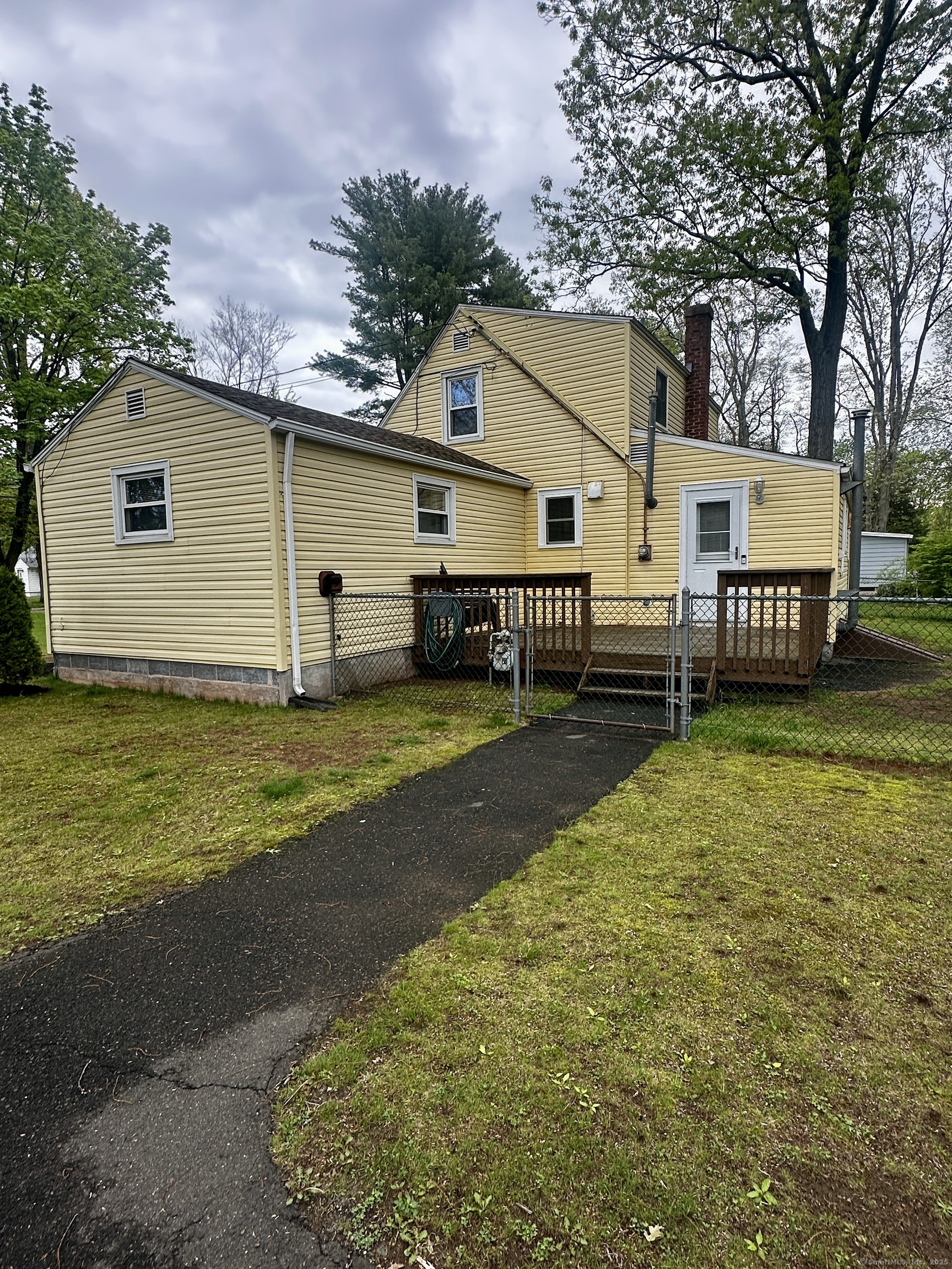 140 Clintonville, North Haven, Connecticut 06473