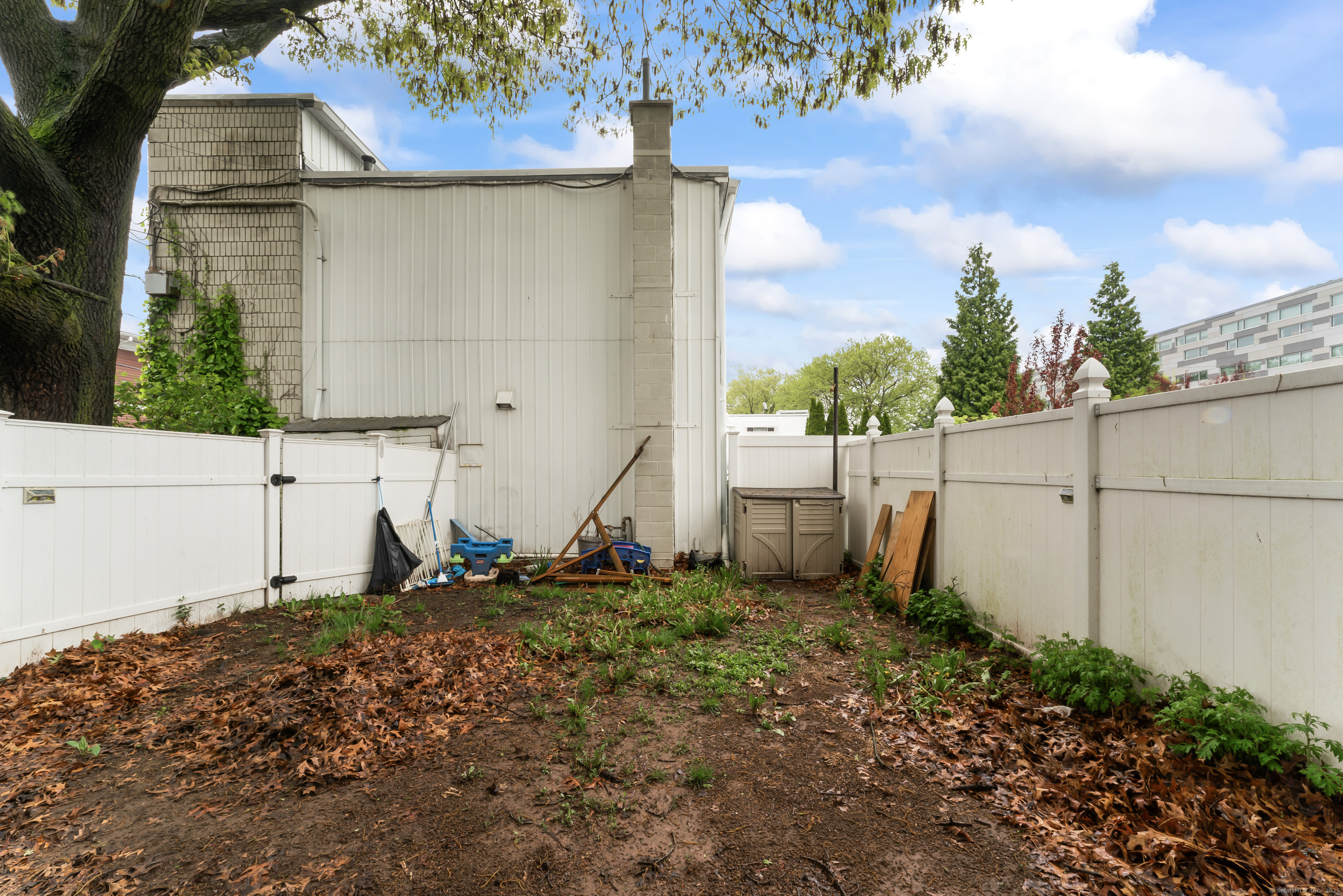 190 Wooster, New Haven, Connecticut 06511