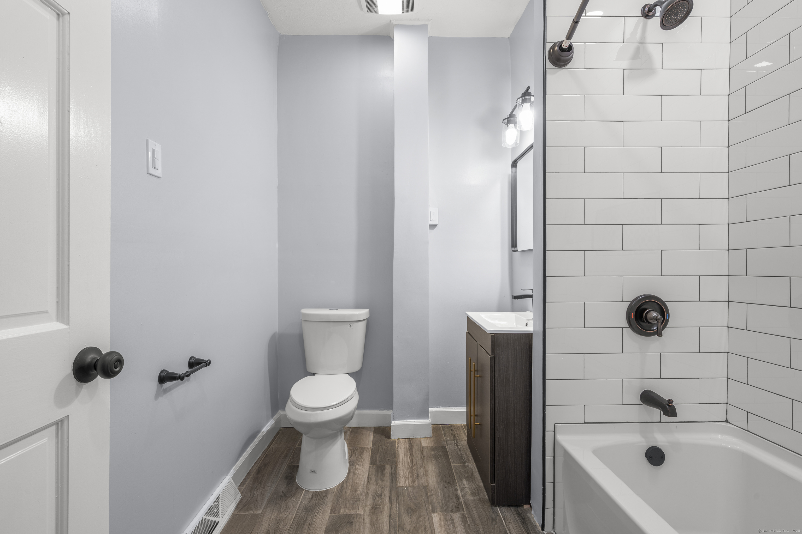 669 Third, West Haven, Connecticut 06516