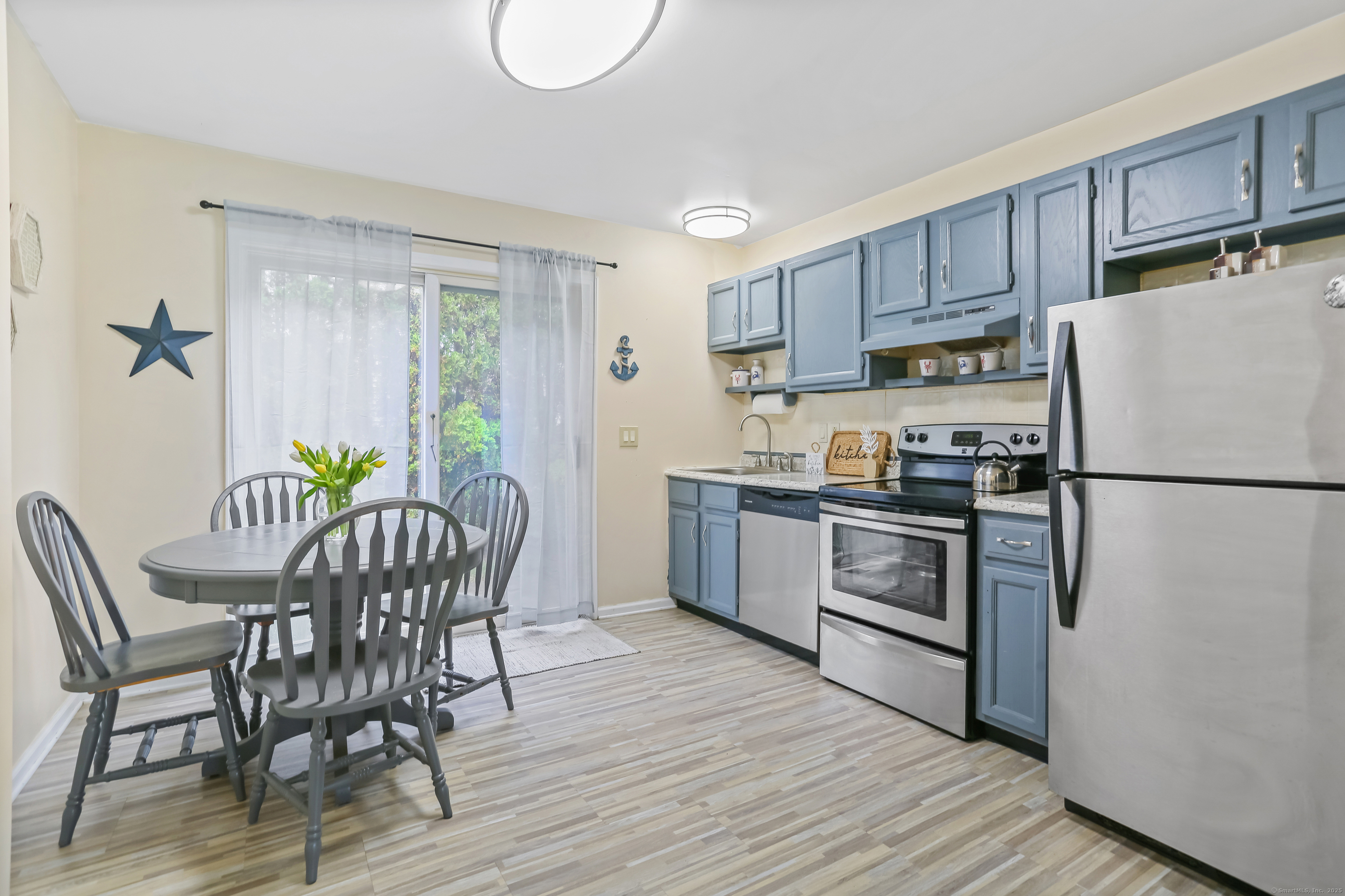 498 Naugatuck, Milford, Connecticut 06460