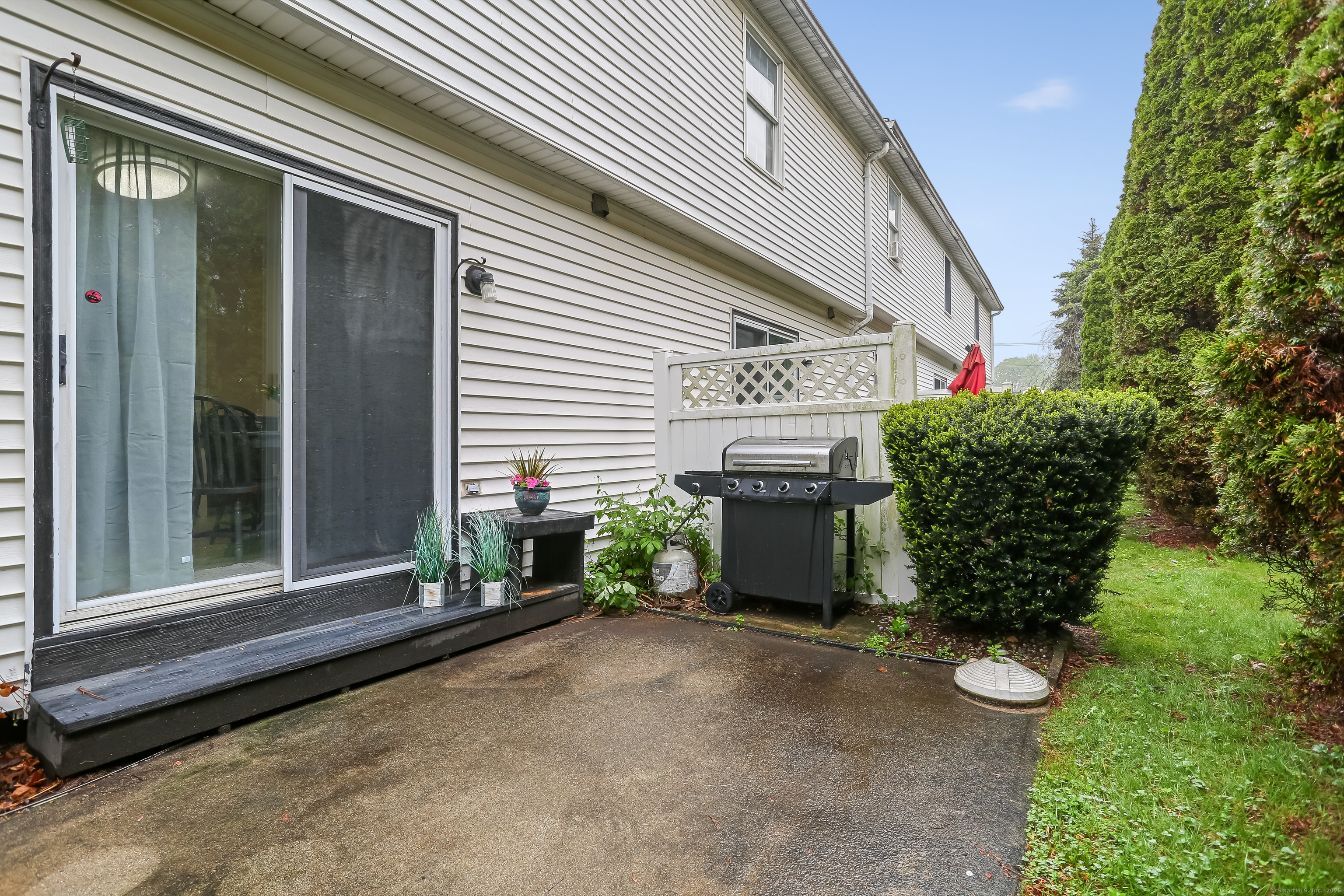 498 Naugatuck, Milford, Connecticut 06460