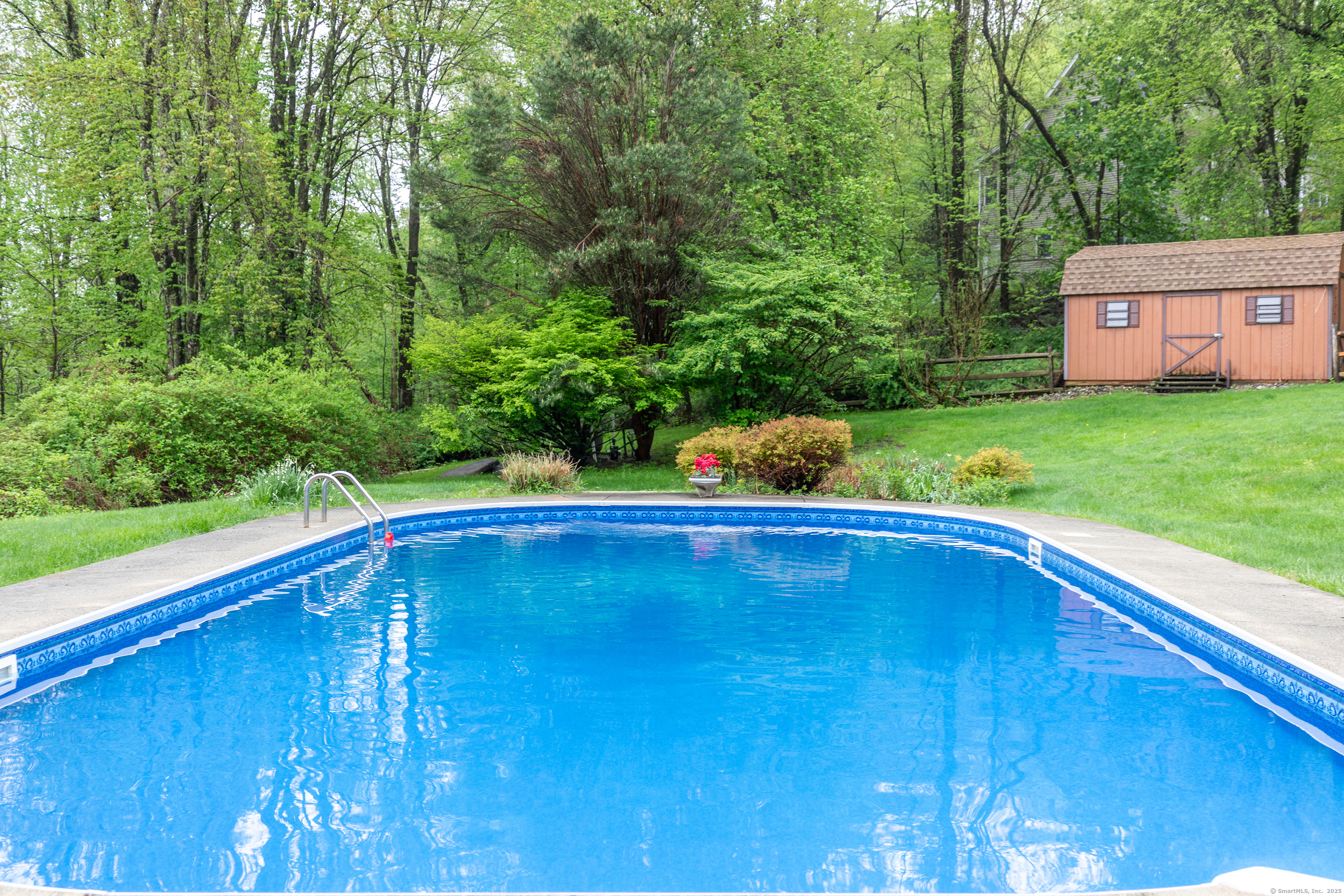 24 Quaker Ridge, Sherman, Connecticut 06784