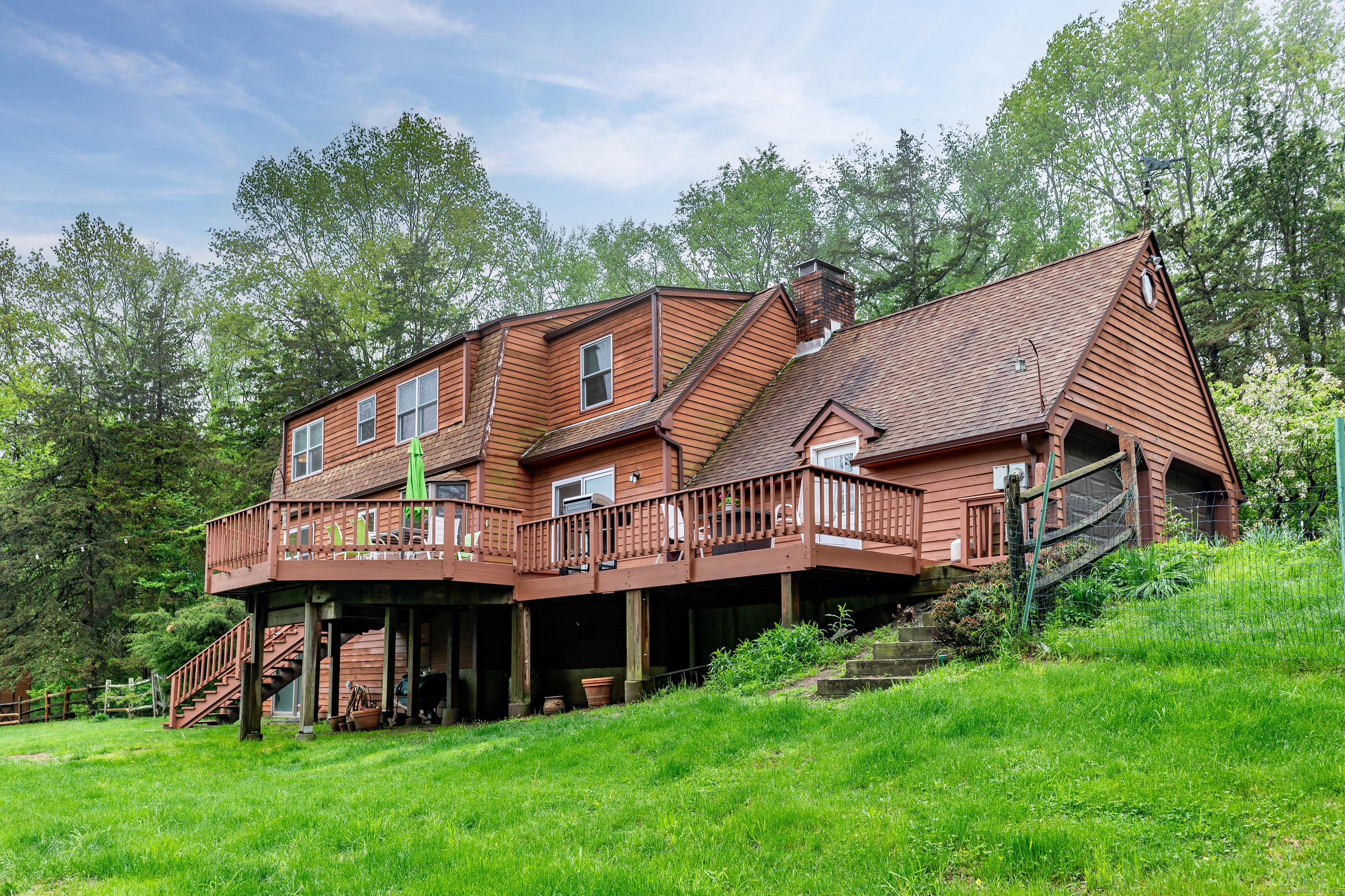 24 Quaker Ridge, Sherman, Connecticut 06784