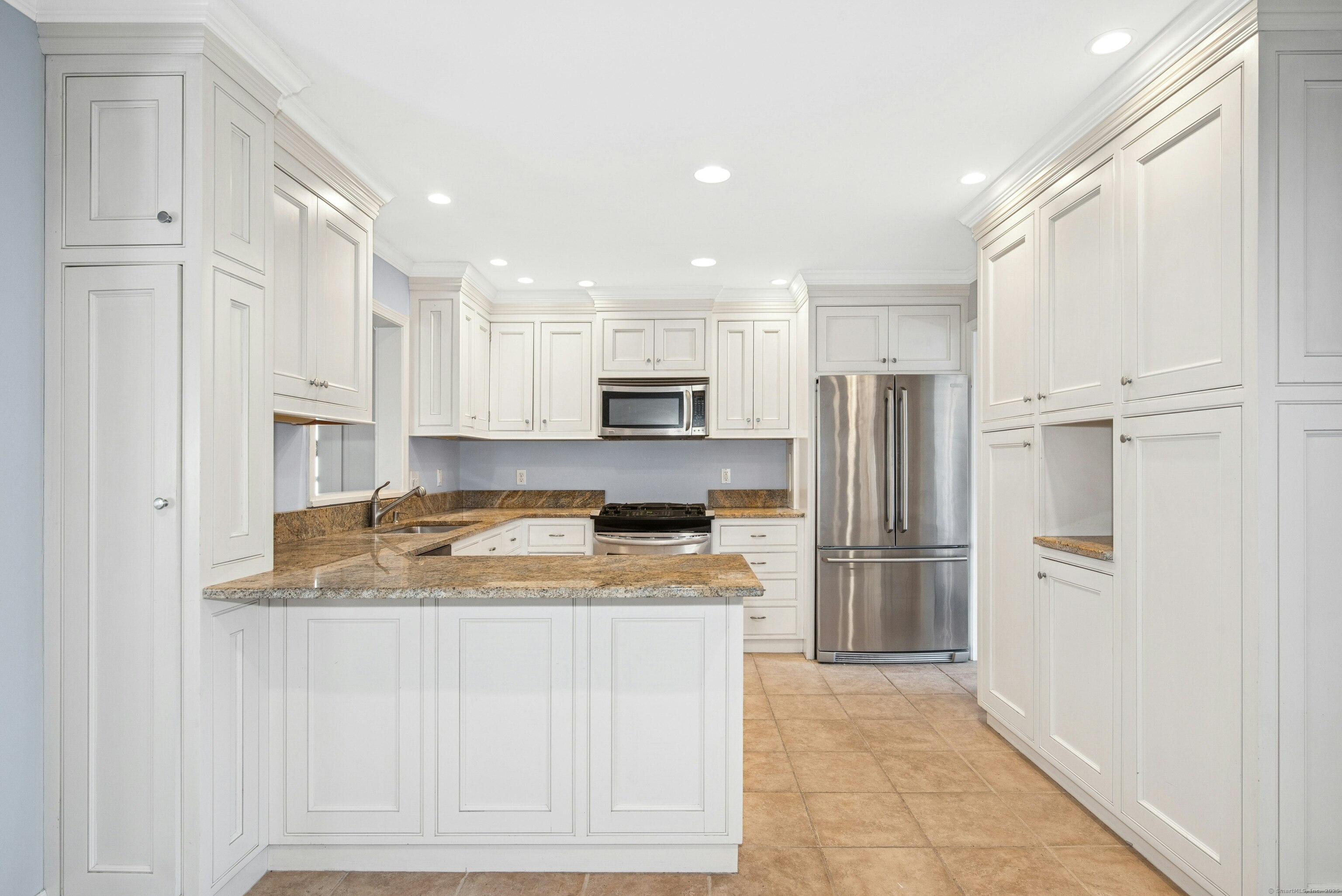 72 Locust, New Canaan, Connecticut 06840