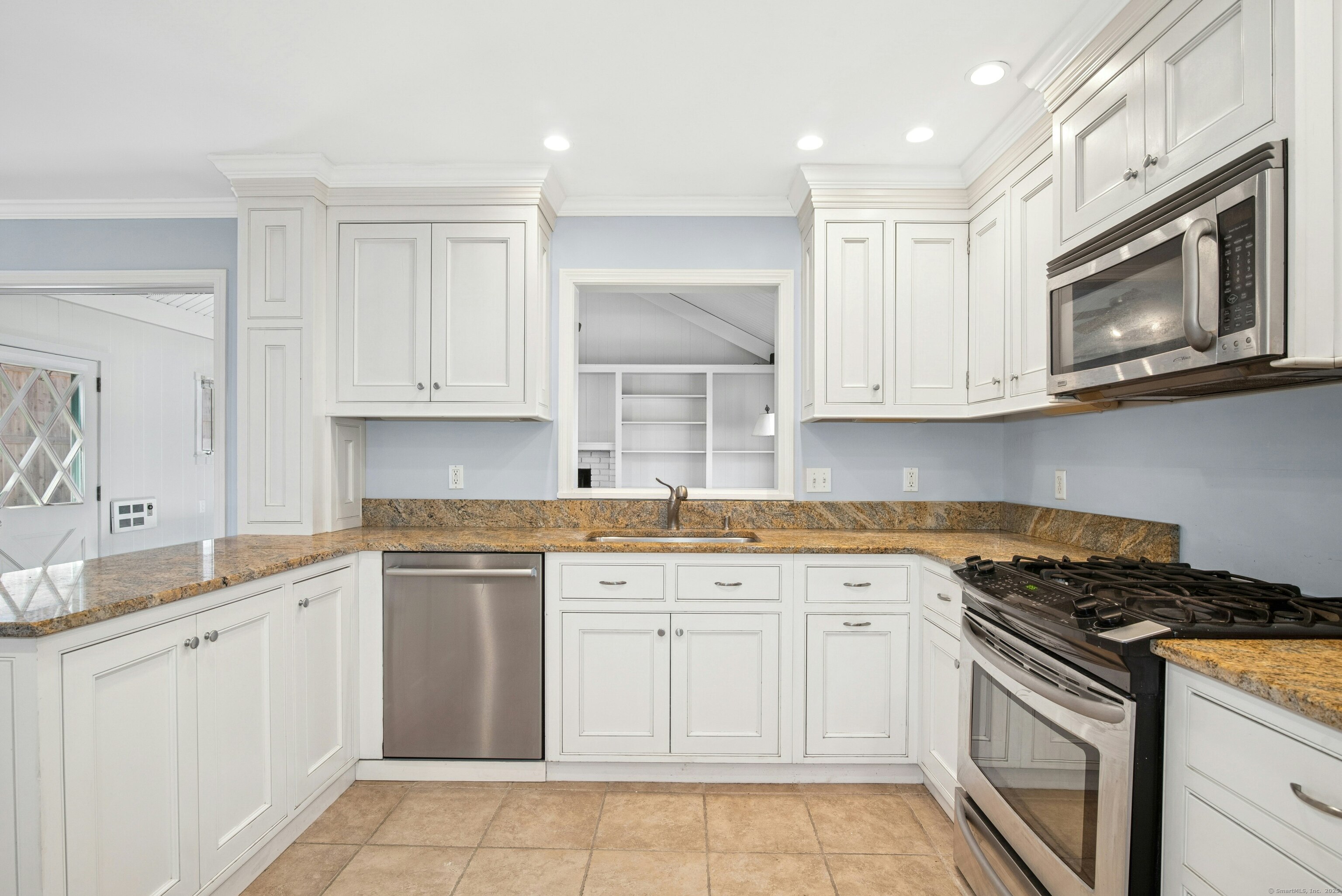 72 Locust, New Canaan, Connecticut 06840