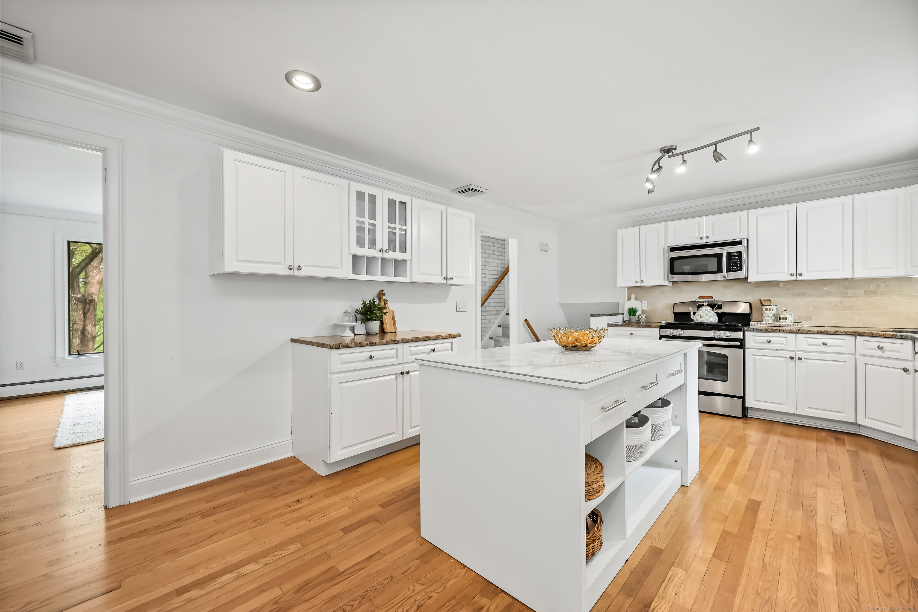135 Warner Hill, Fairfield, Connecticut 06890
