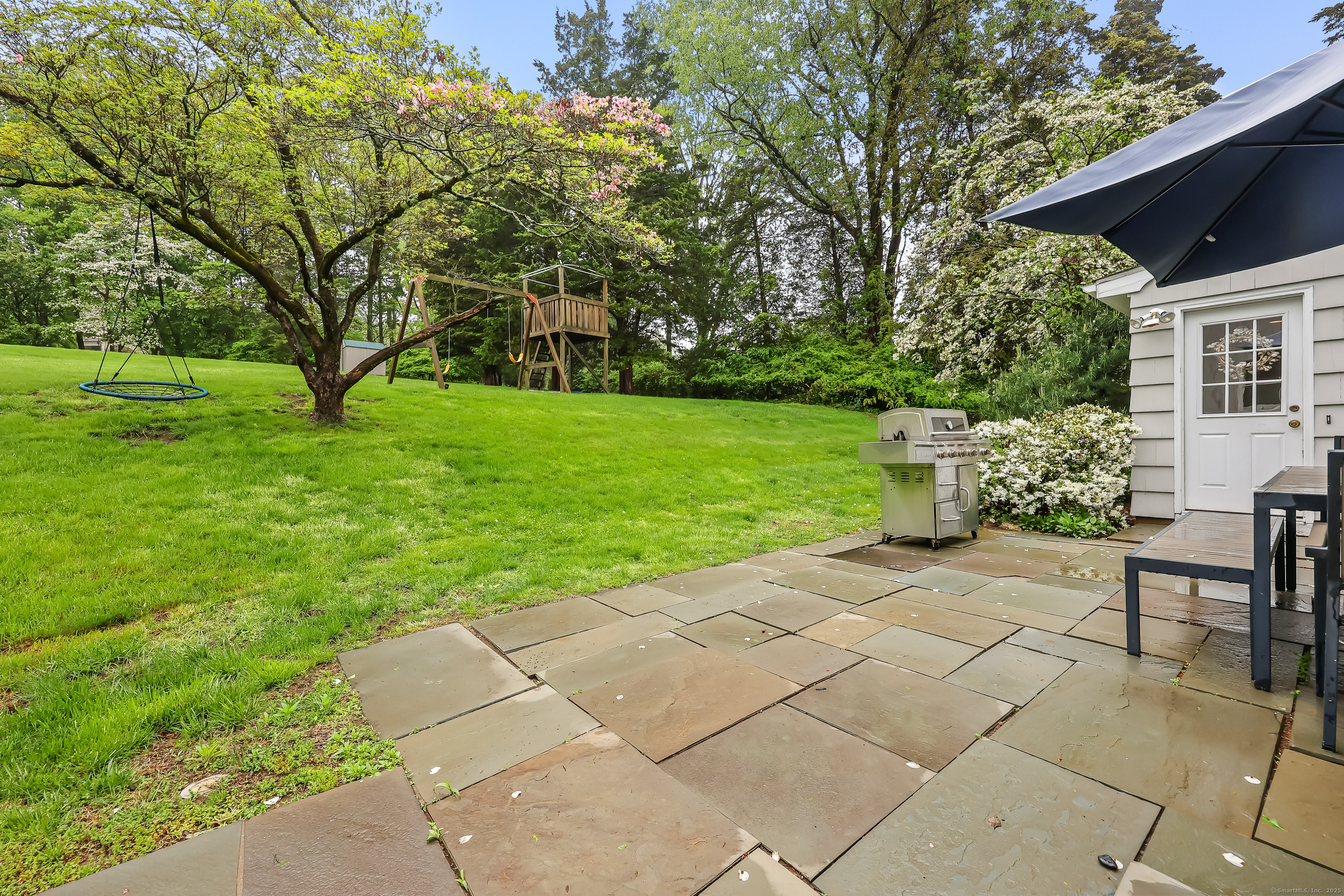 135 Warner Hill, Fairfield, Connecticut 06890