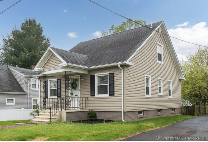 20 Roy, East Haven, Connecticut 06512