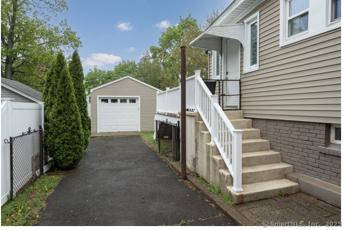20 Roy, East Haven, Connecticut 06512