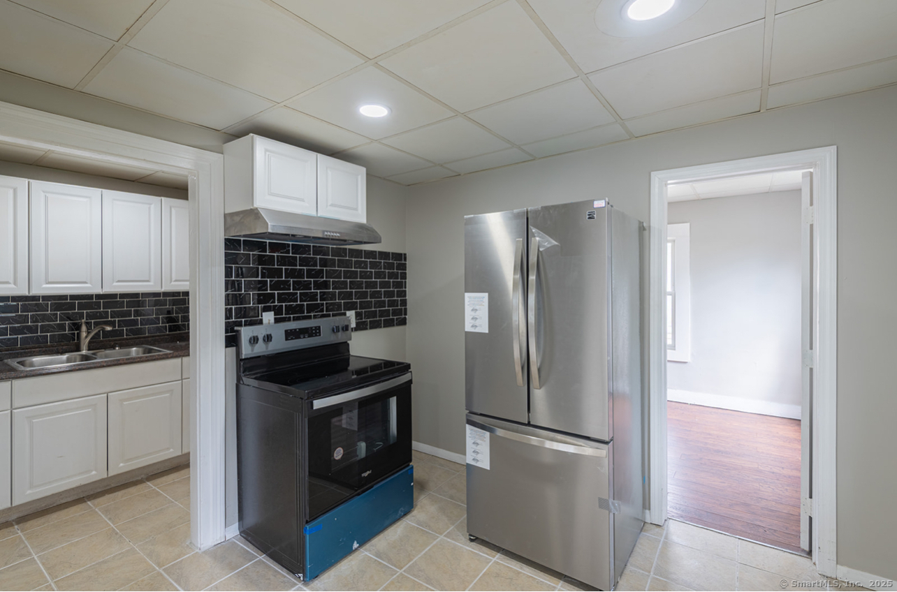 42 Pine, Meriden, Connecticut 06451