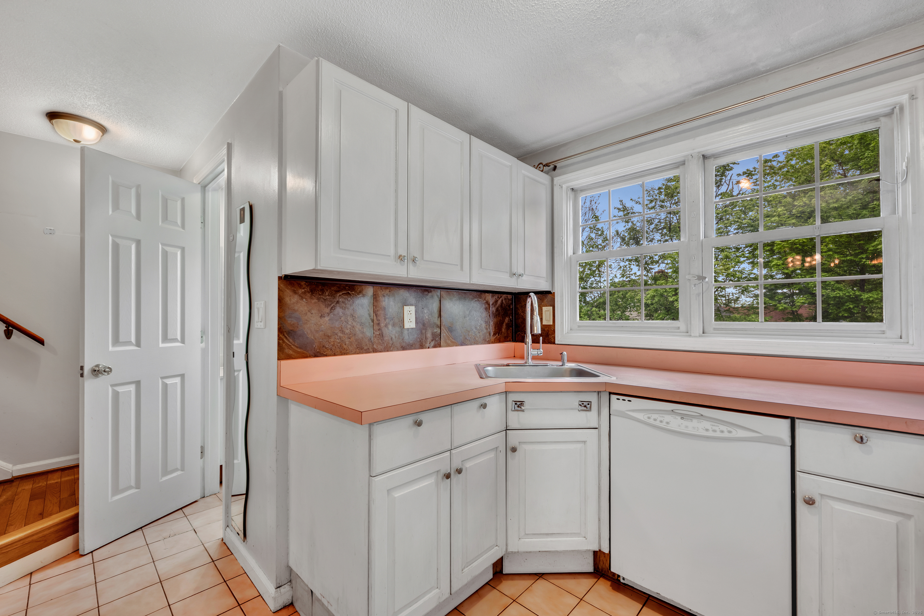 718 Broad, Meriden, Connecticut 06450