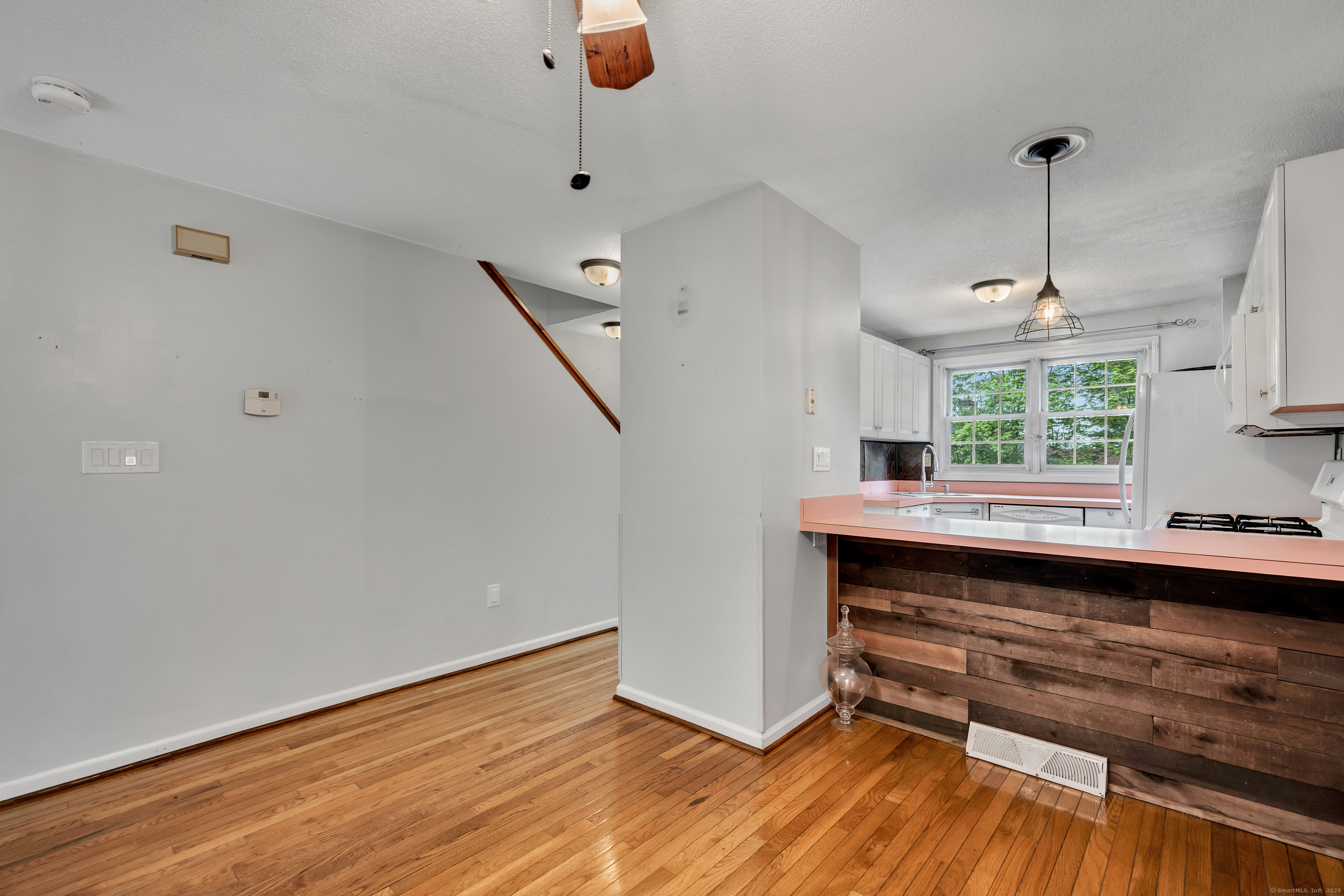 718 Broad, Meriden, Connecticut 06450