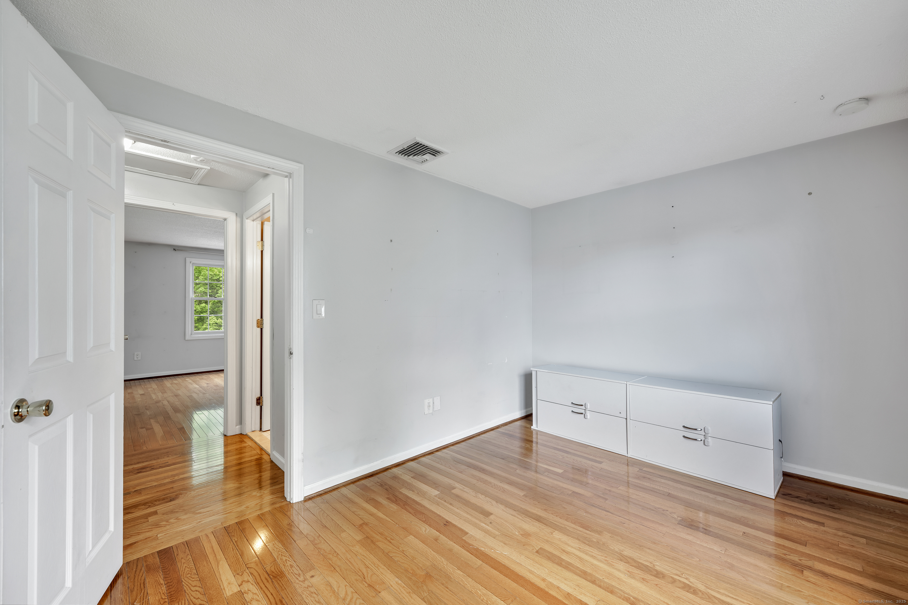 718 Broad, Meriden, Connecticut 06450