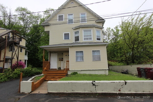 Homes for sale in Naugatuck, CT | 33 Lounsbury St, Naugatuck, CT 06770 | MLS# 24093813