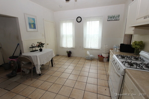 Homes for sale in Naugatuck, CT | 33 Lounsbury St, Naugatuck, CT 06770 | MLS# 24093813