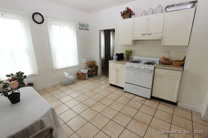 Homes for sale in Naugatuck, CT | 33 Lounsbury St, Naugatuck, CT 06770 | MLS# 24093813