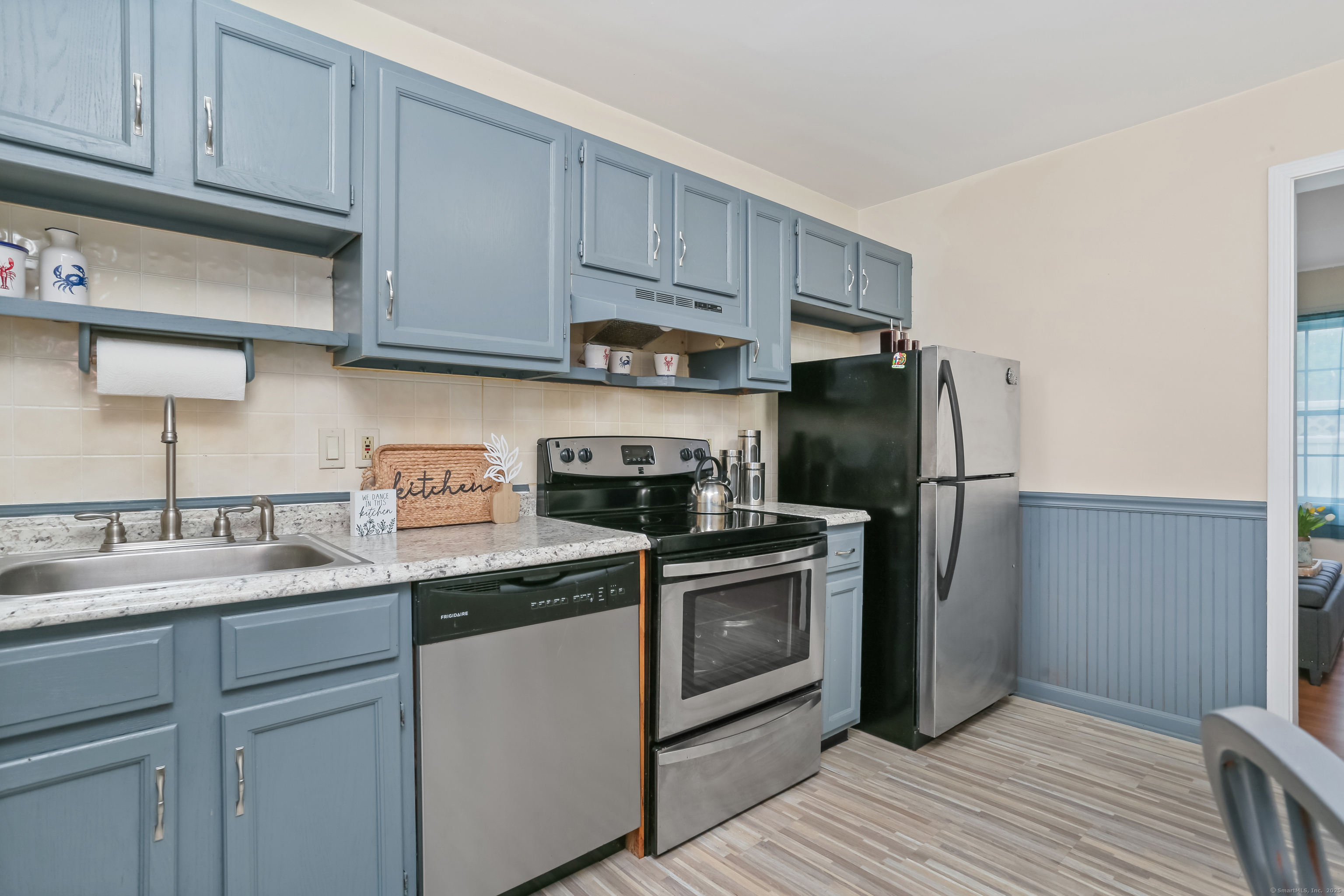 498 Naugatuck, Milford, Connecticut 06460