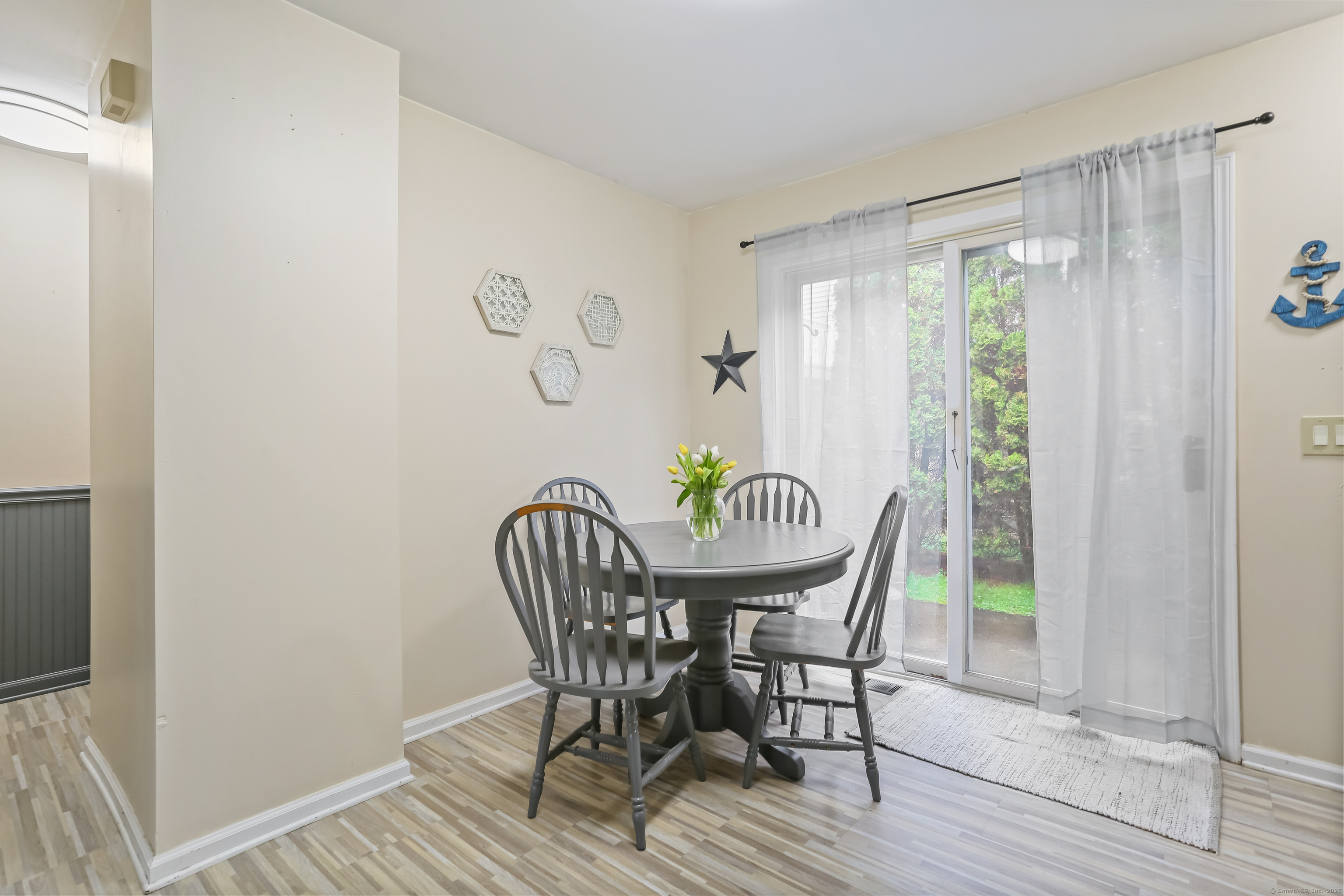 498 Naugatuck, Milford, Connecticut 06460