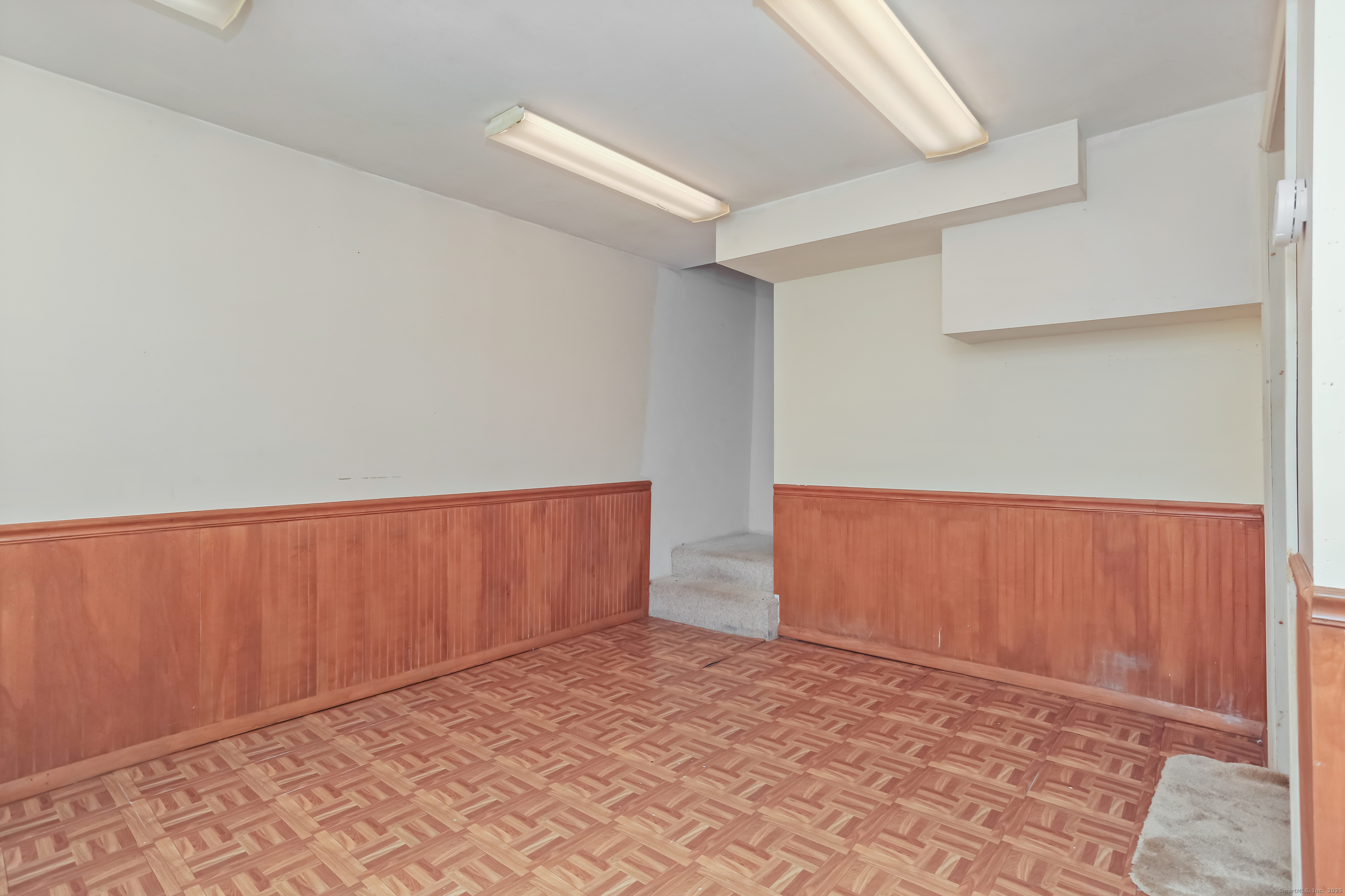 498 Naugatuck, Milford, Connecticut 06460