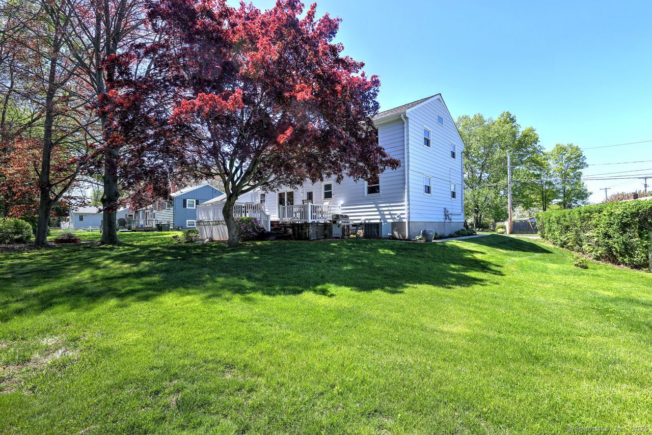 10 Wilshire, Milford, Connecticut 06460