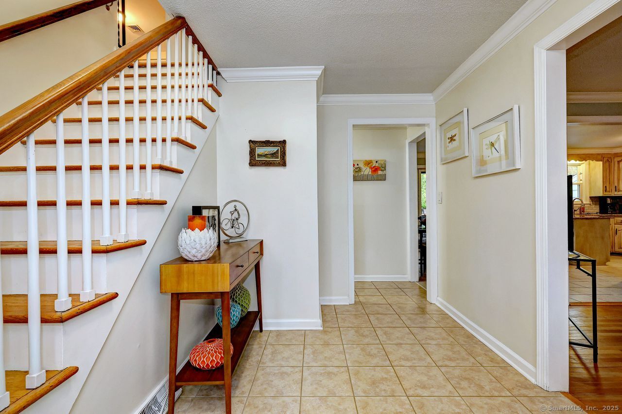 10 Wilshire, Milford, Connecticut 06460