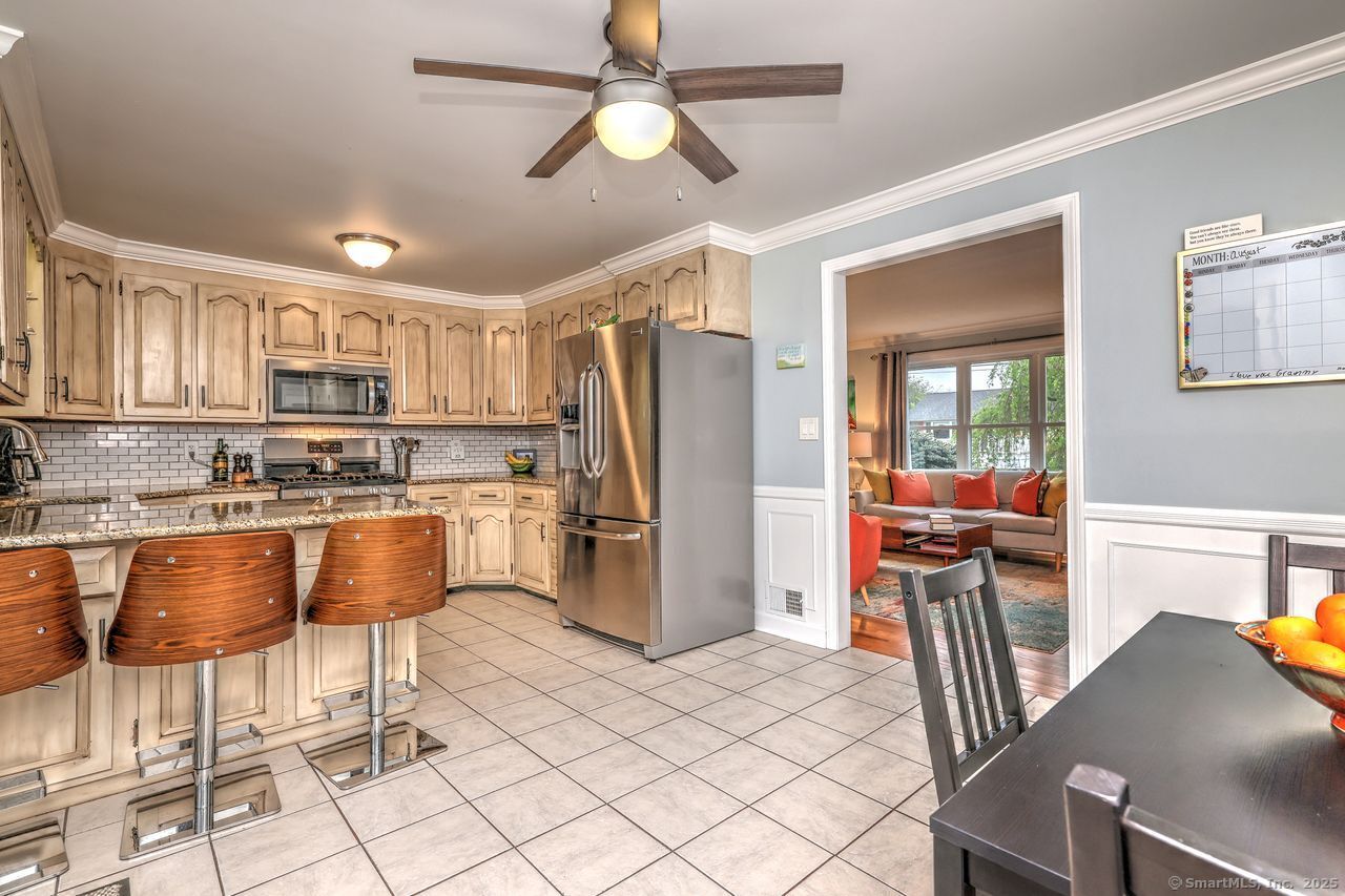 10 Wilshire, Milford, Connecticut 06460