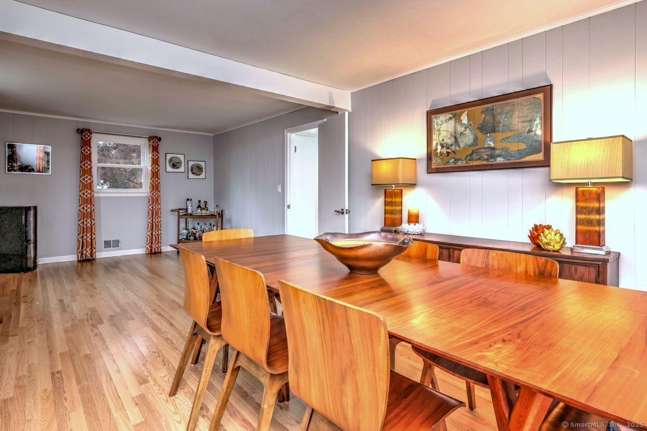 10 Wilshire, Milford, Connecticut 06460