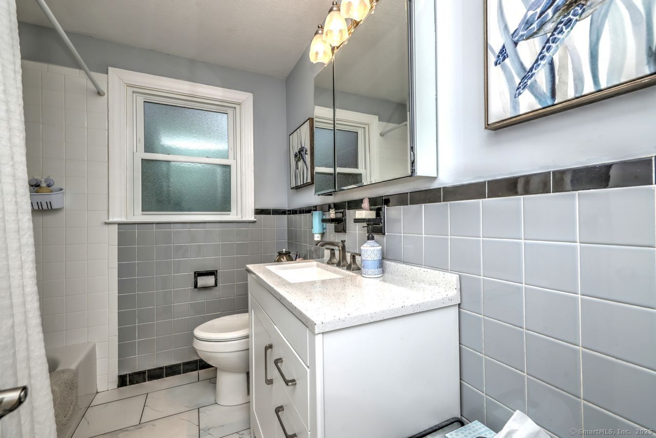 10 Wilshire, Milford, Connecticut 06460