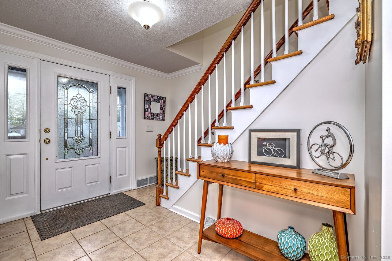 10 Wilshire, Milford, Connecticut 06460