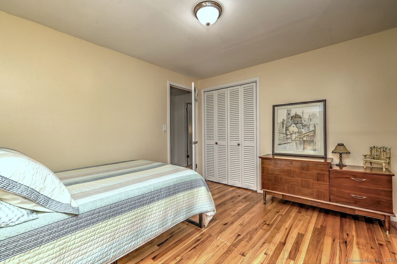 10 Wilshire, Milford, Connecticut 06460