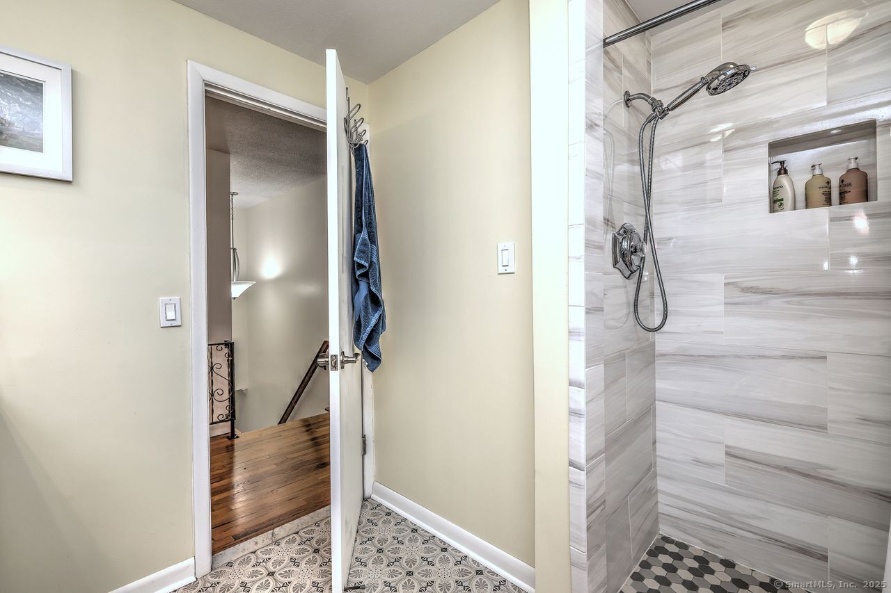 10 Wilshire, Milford, Connecticut 06460