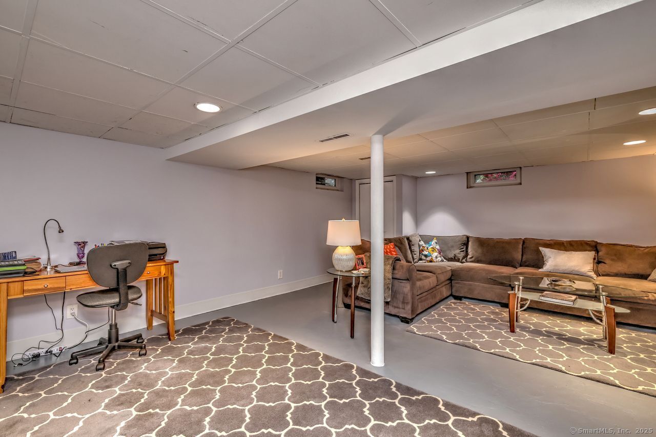 10 Wilshire, Milford, Connecticut 06460
