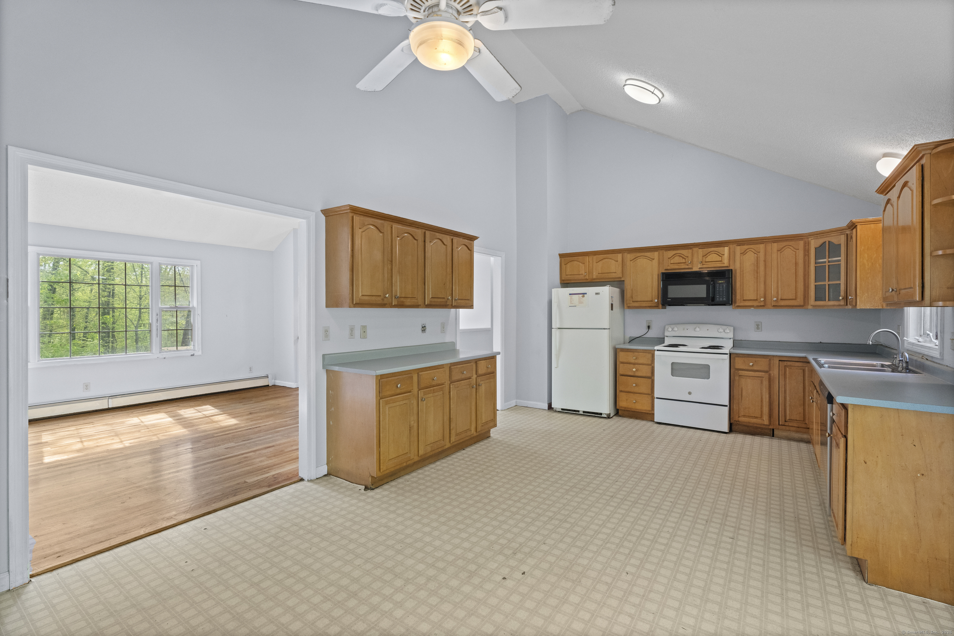 1376 Paradise, Hamden, Connecticut 06514