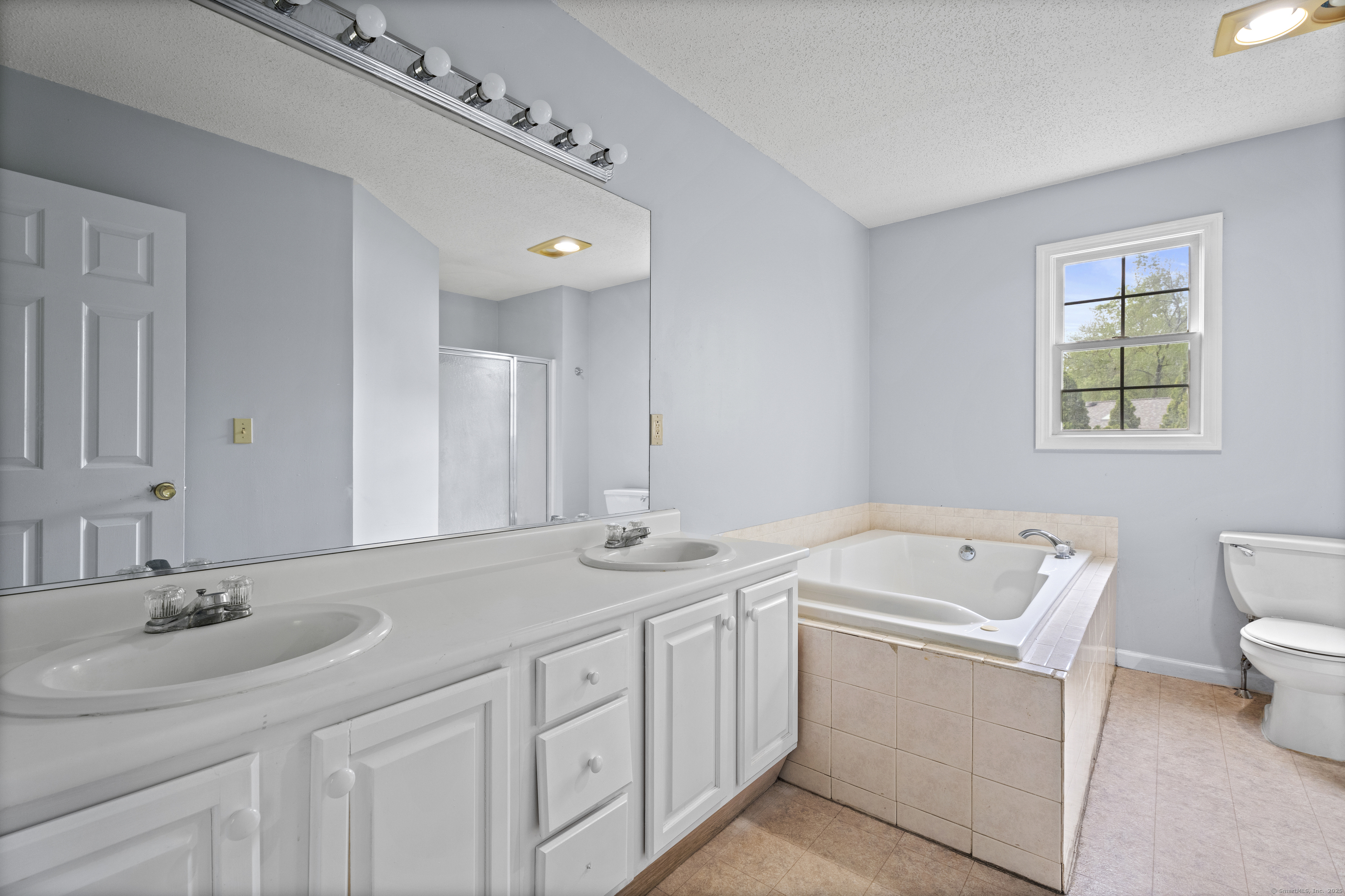 1376 Paradise, Hamden, Connecticut 06514