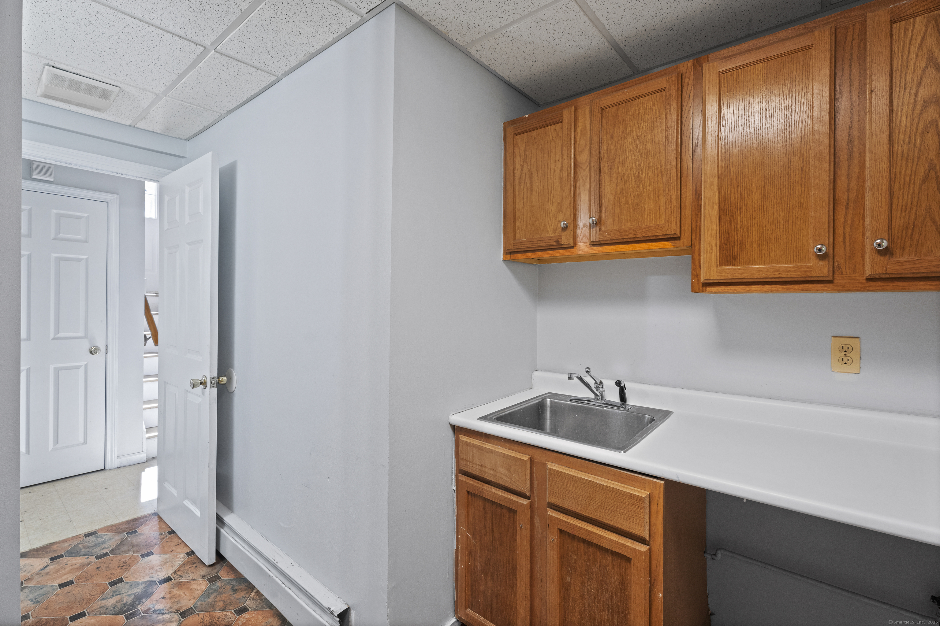 1376 Paradise, Hamden, Connecticut 06514