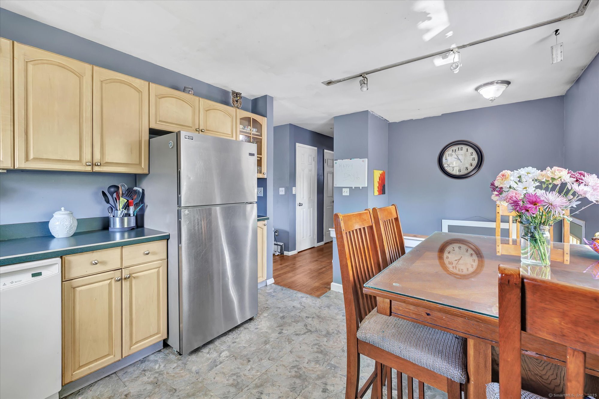 2 Chestnut, Seymour, Connecticut 06483