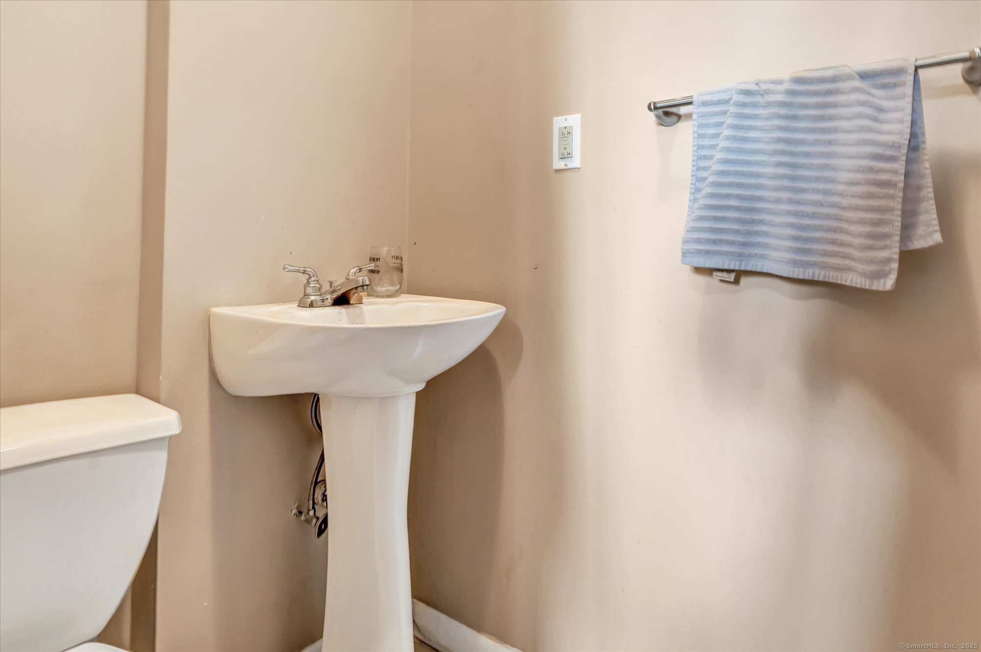 2 Chestnut, Seymour, Connecticut 06483