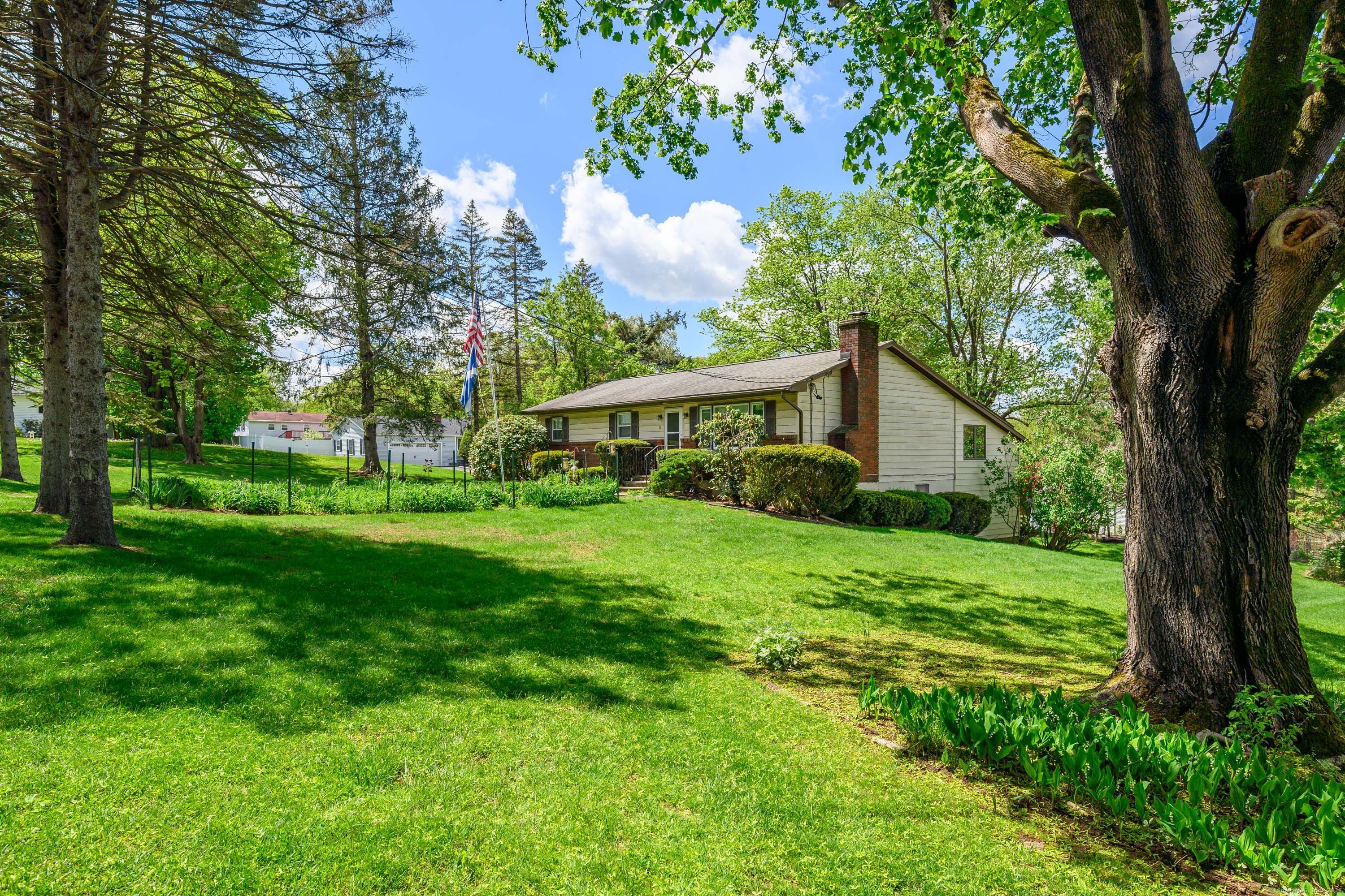 28 Fox Hollow, New Fairfield, Connecticut 06812