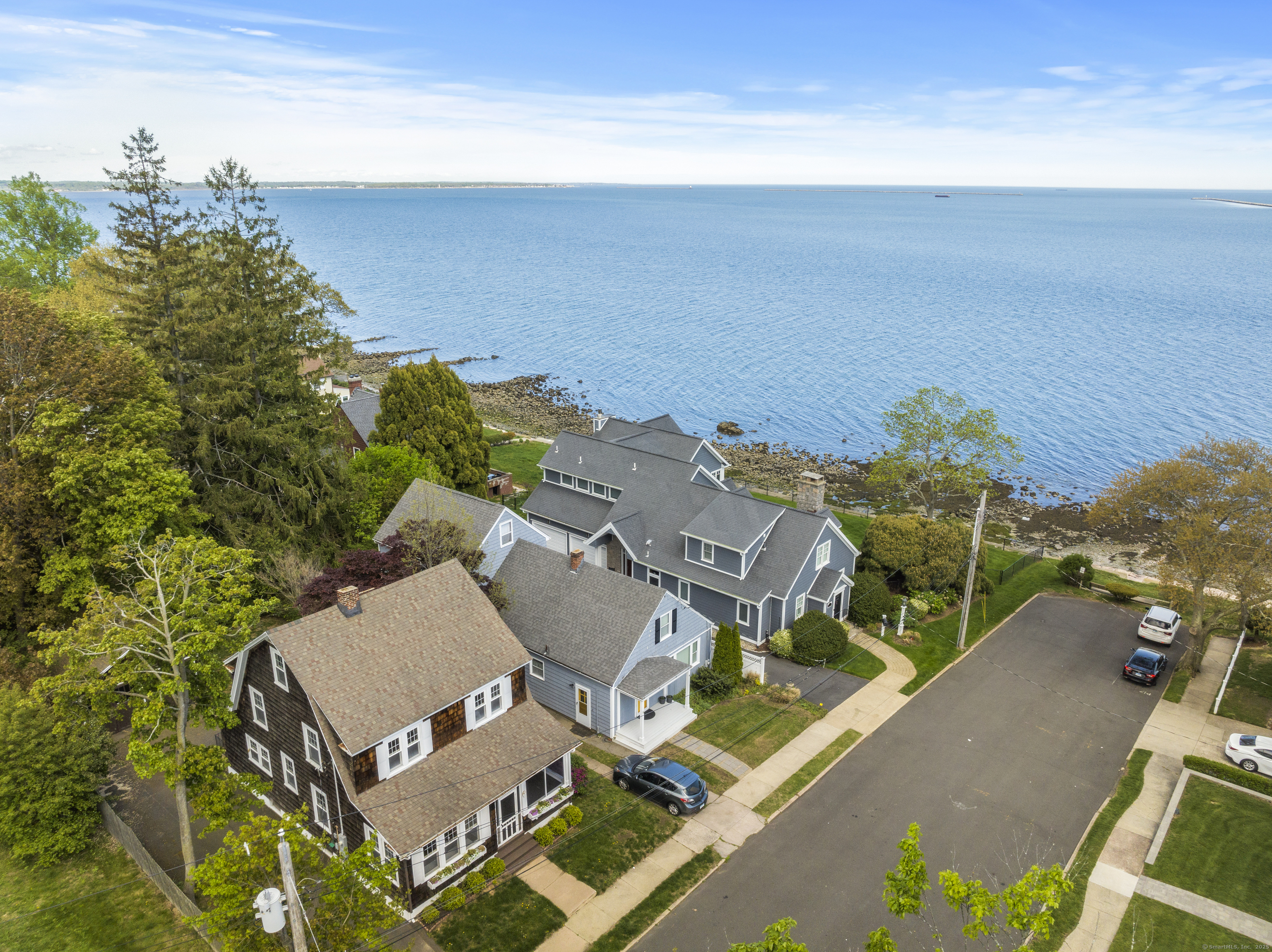 7 Roberts, West Haven, Connecticut 06516