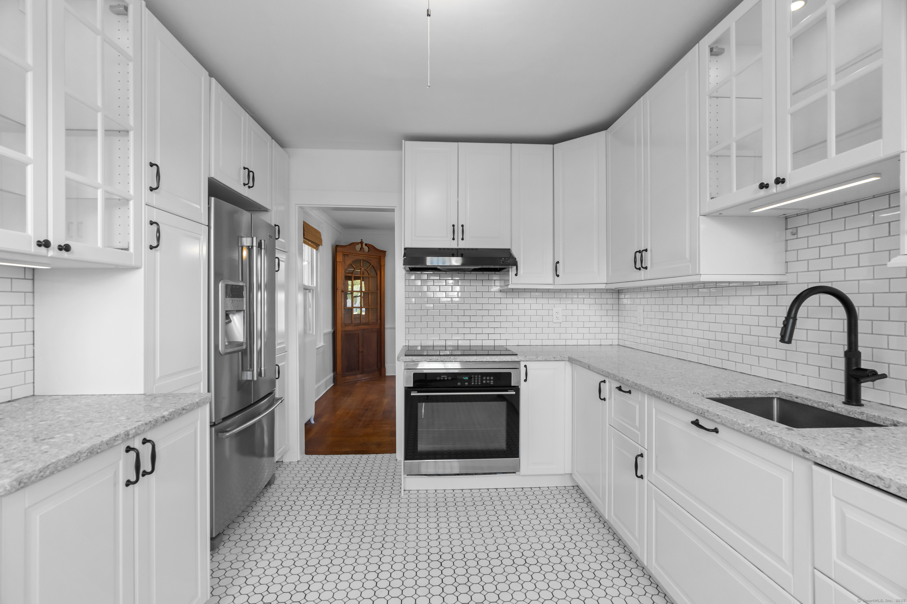 7 Roberts, West Haven, Connecticut 06516