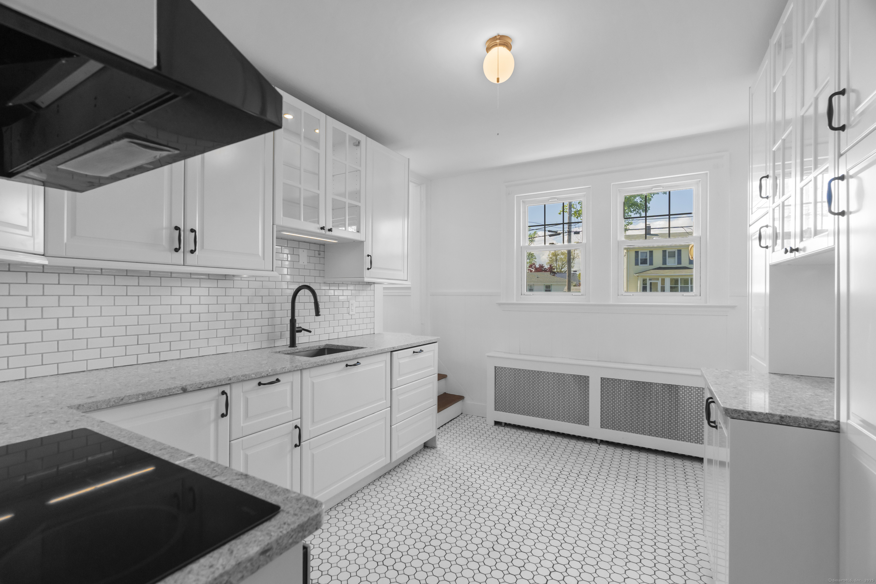7 Roberts, West Haven, Connecticut 06516