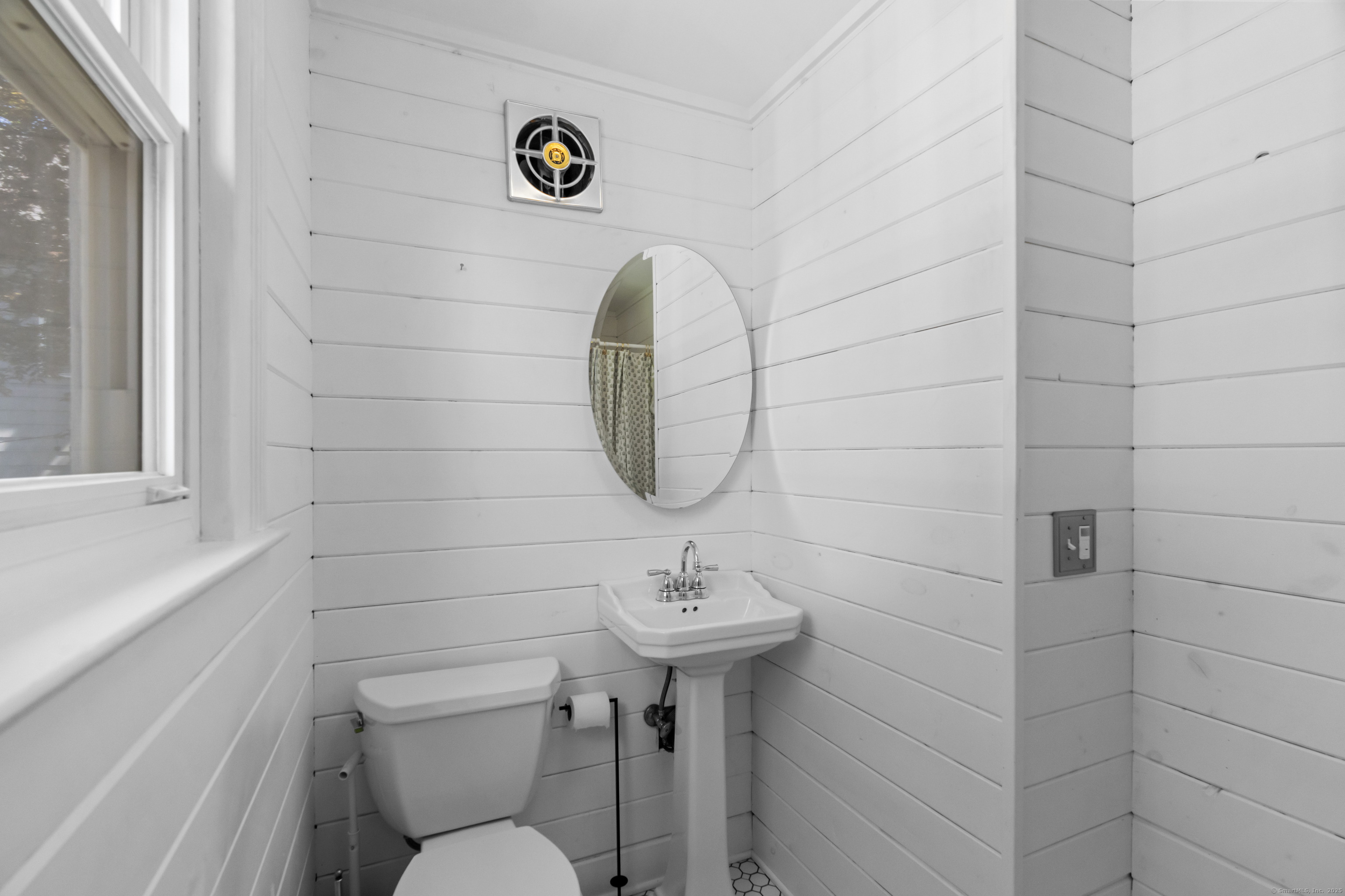 7 Roberts, West Haven, Connecticut 06516