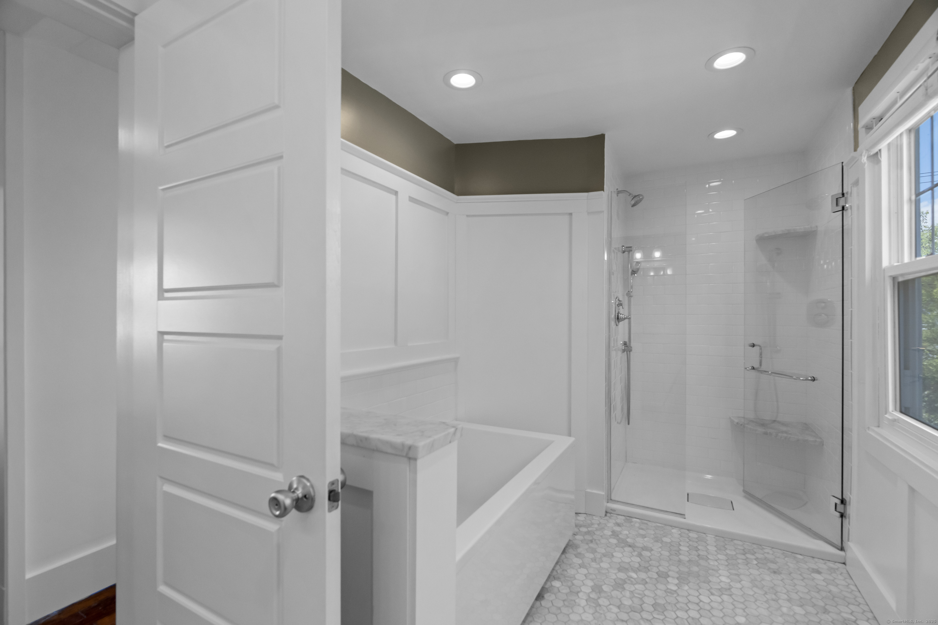 7 Roberts, West Haven, Connecticut 06516
