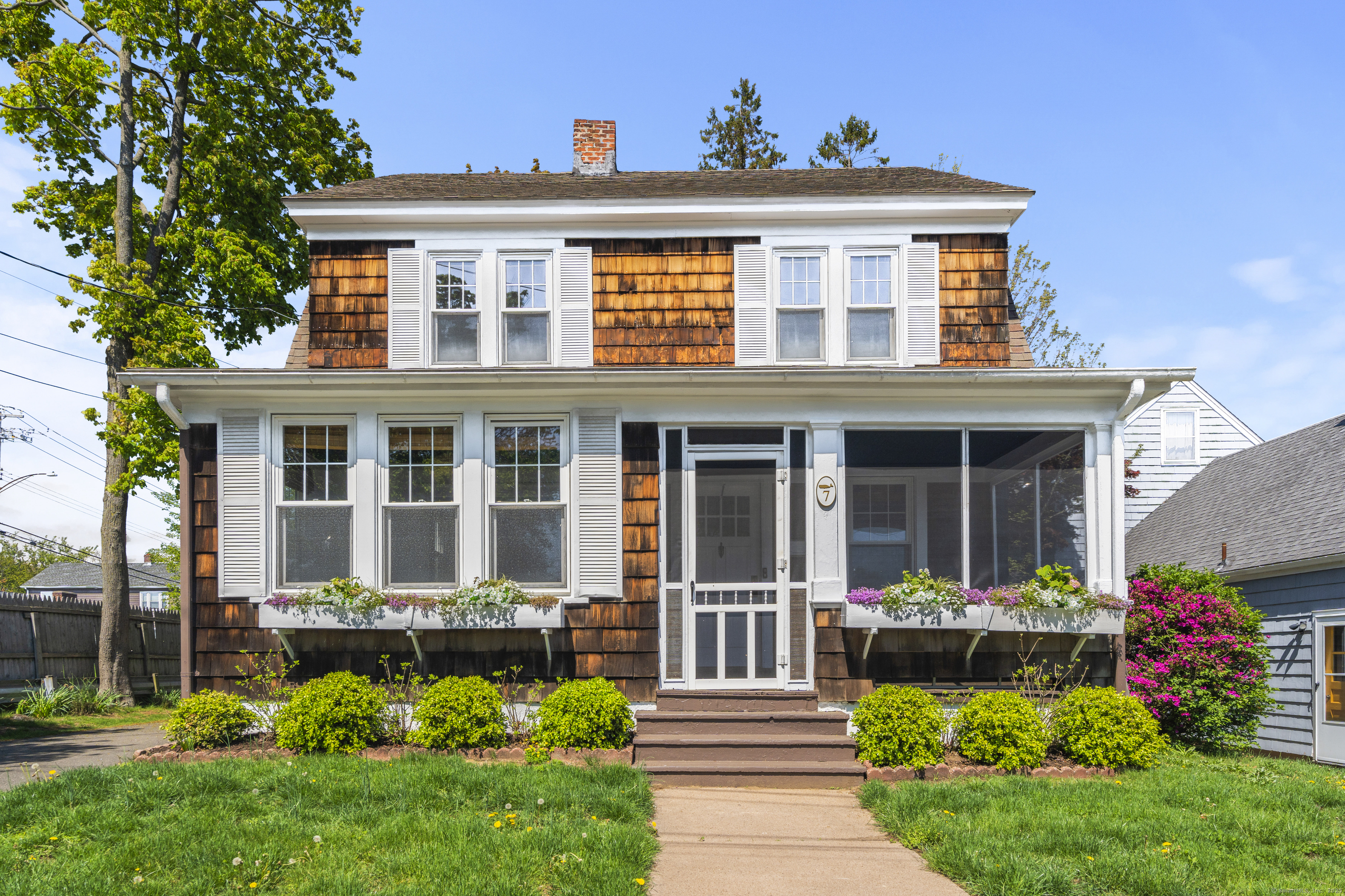 7 Roberts, West Haven, Connecticut 06516