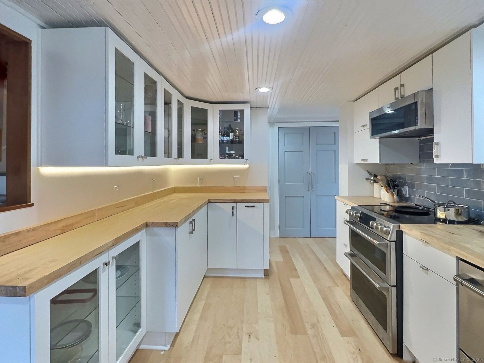 206 Sharp Hill, Wilton, Connecticut 06897