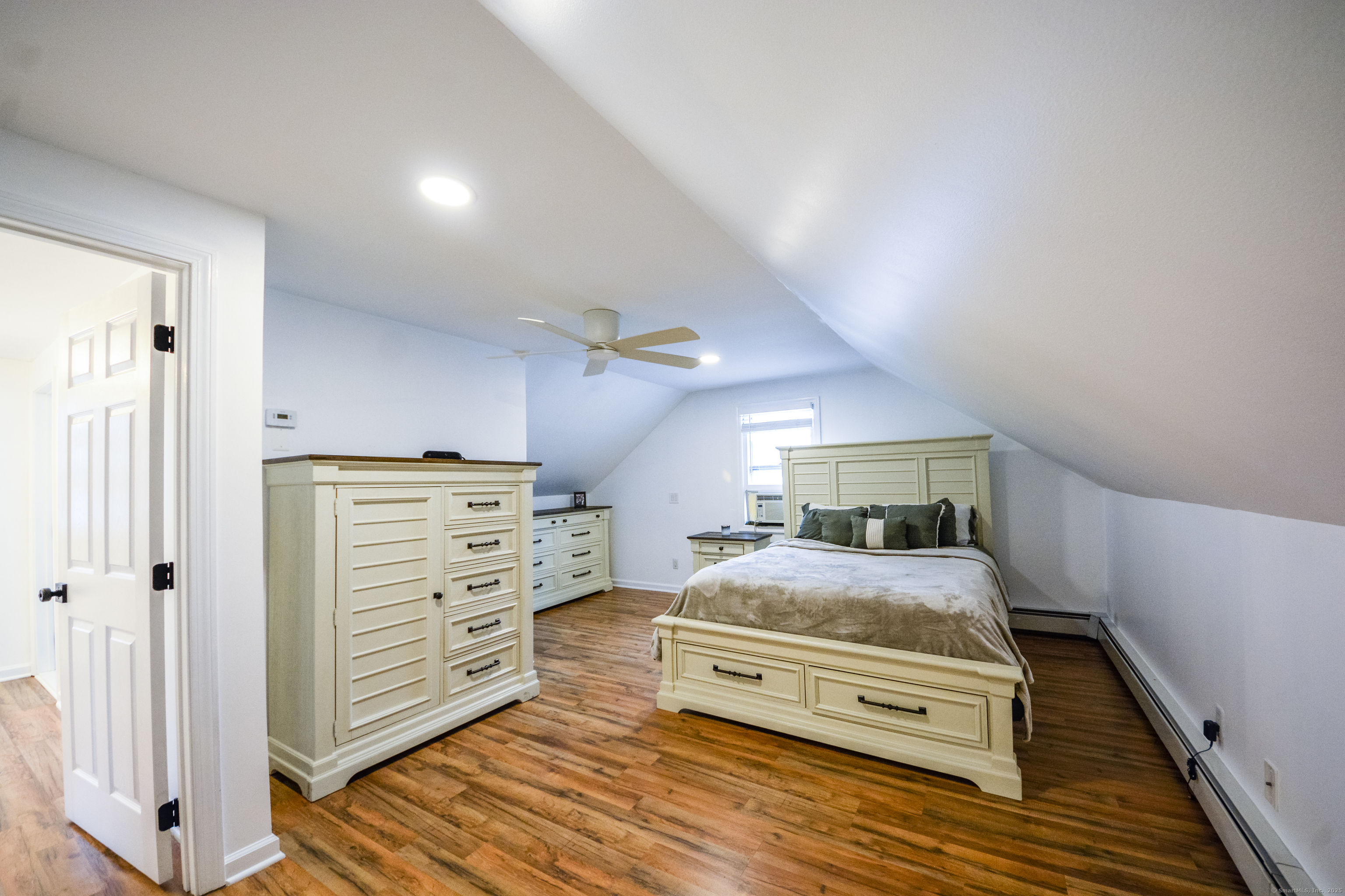 1746 North, Stratford, Connecticut 06614