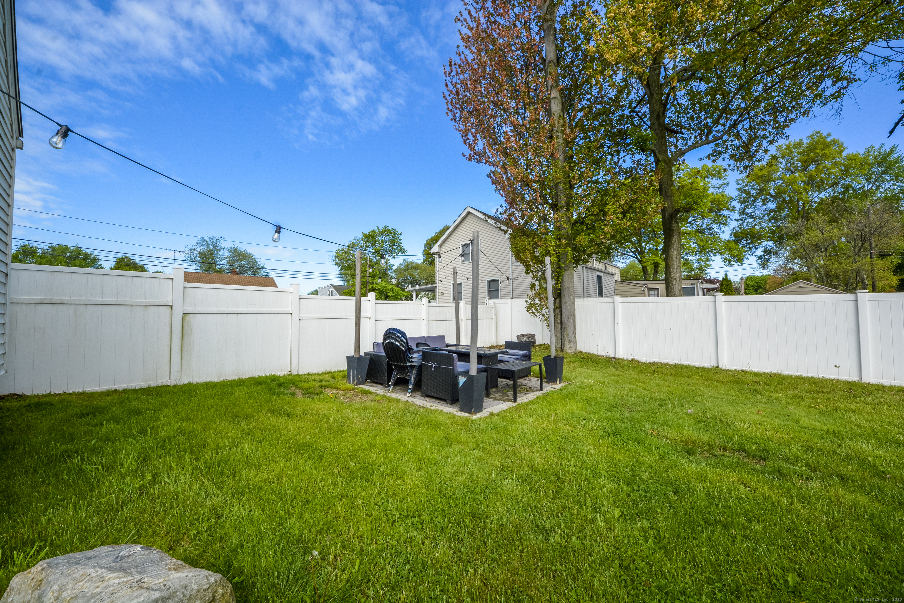 1746 North, Stratford, Connecticut 06614
